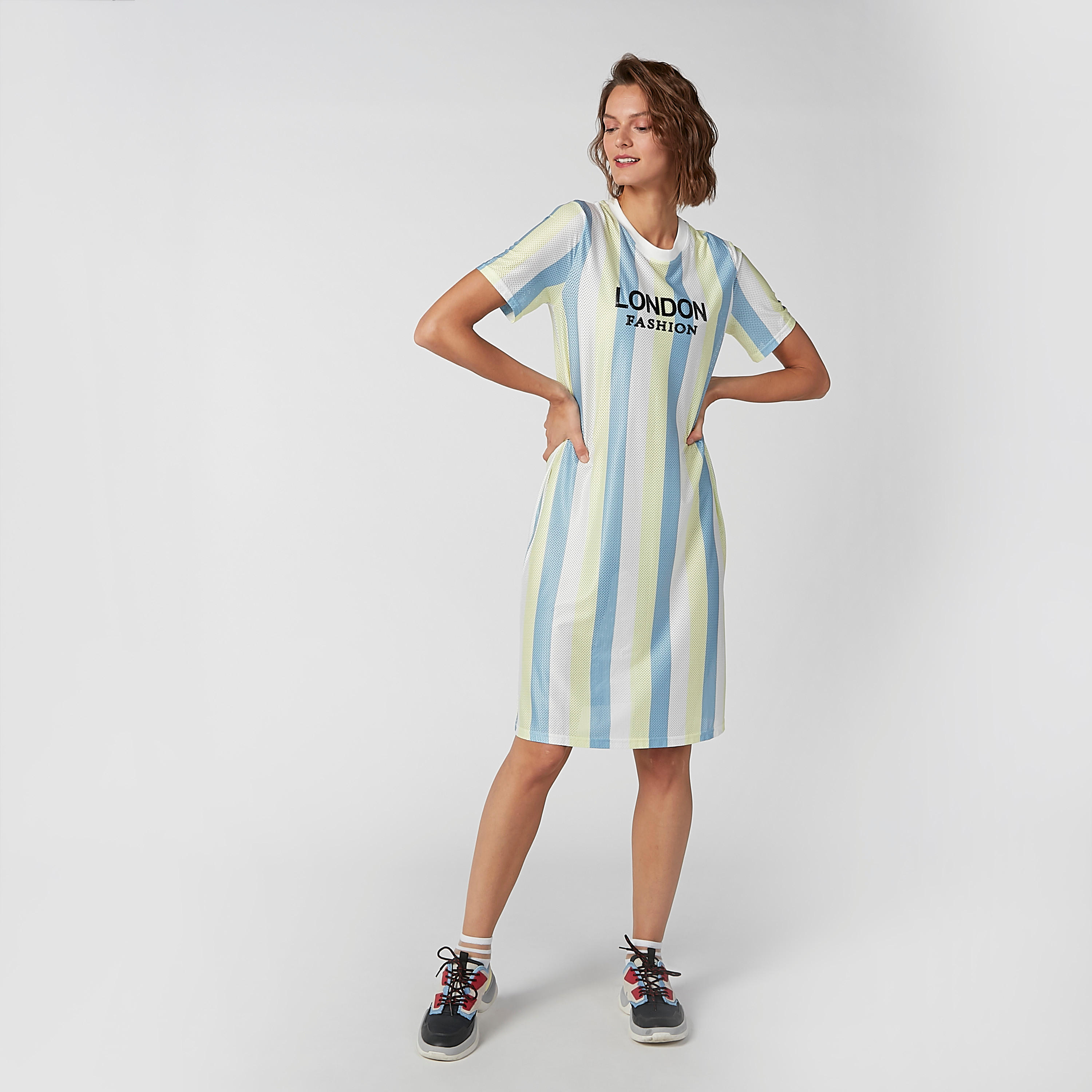 فستان تيشيرت مقلّم متوسط الطول بياقة مستديرة وأكمام قصيرة-women-clothing-dresses-image-1