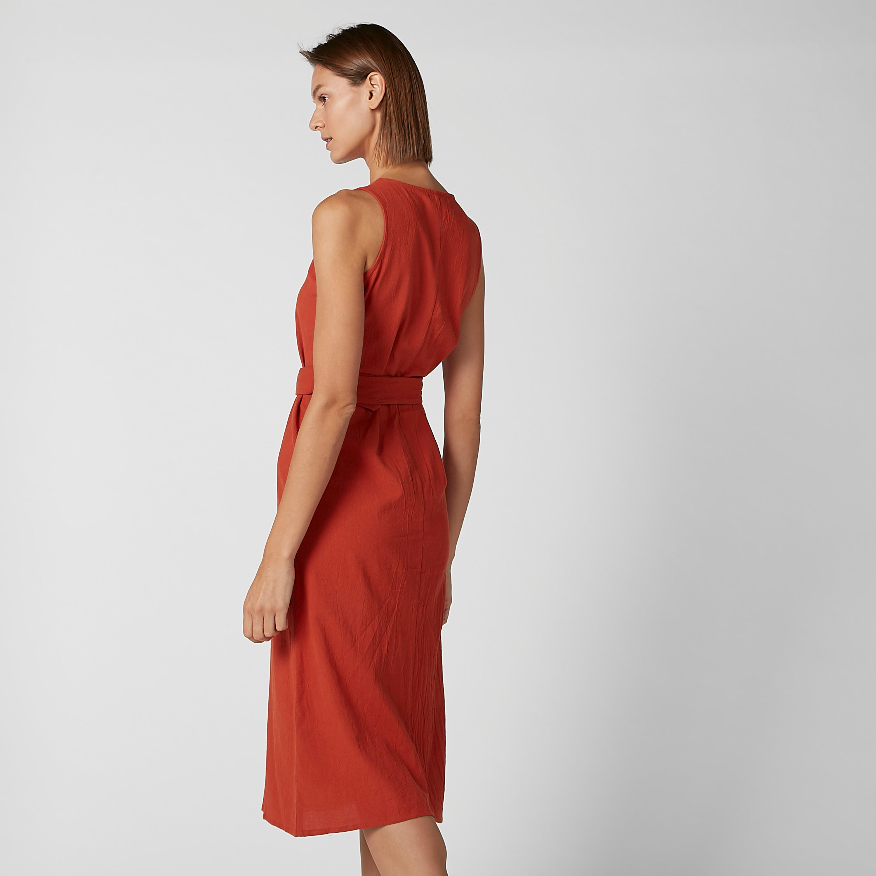 فستان سادة إيه لاين متوسط الطول دون أكمام بياقة V وحزام-women-clothing-dresses-image-6