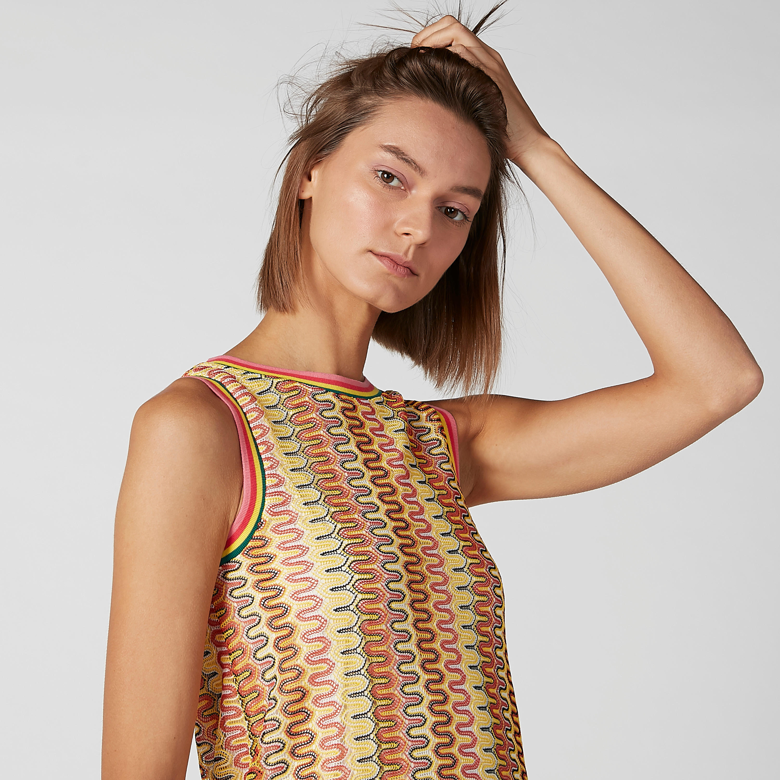 فستان قصير دون أكمام بياقة مستديرة وطبعات-women-clothing-dresses-image-2