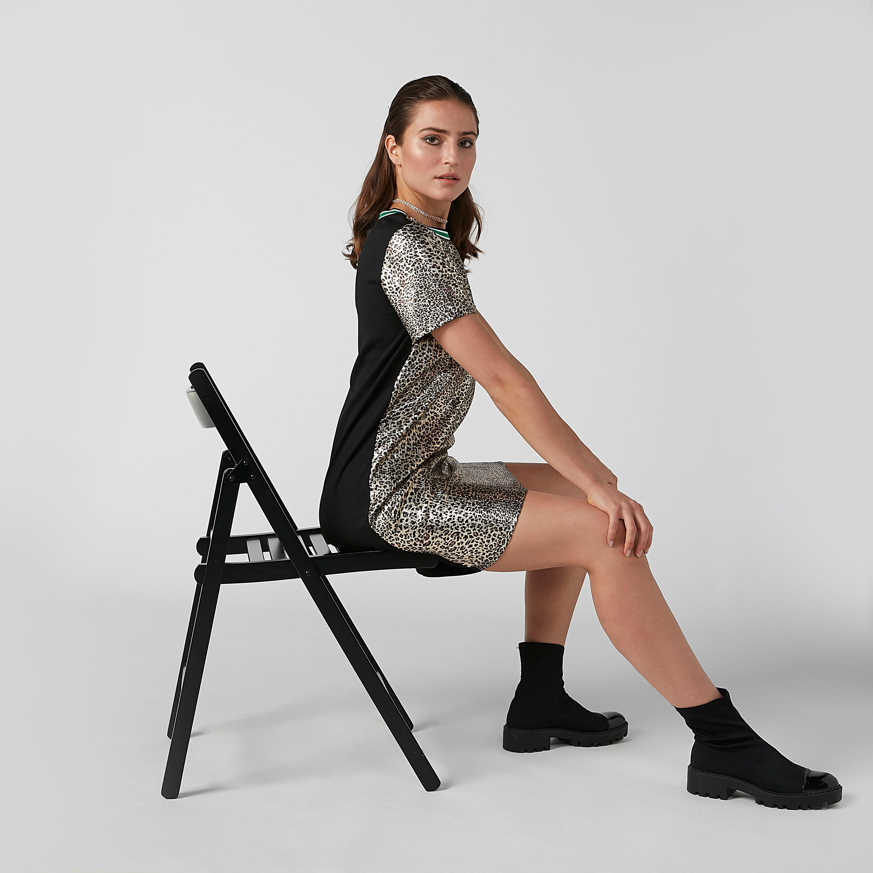 فستان تيشيرت متوسط الطول بياقة مستديرة وأكمام قصيرة وطبعات حيوانات-women-clothing-dresses-image-2