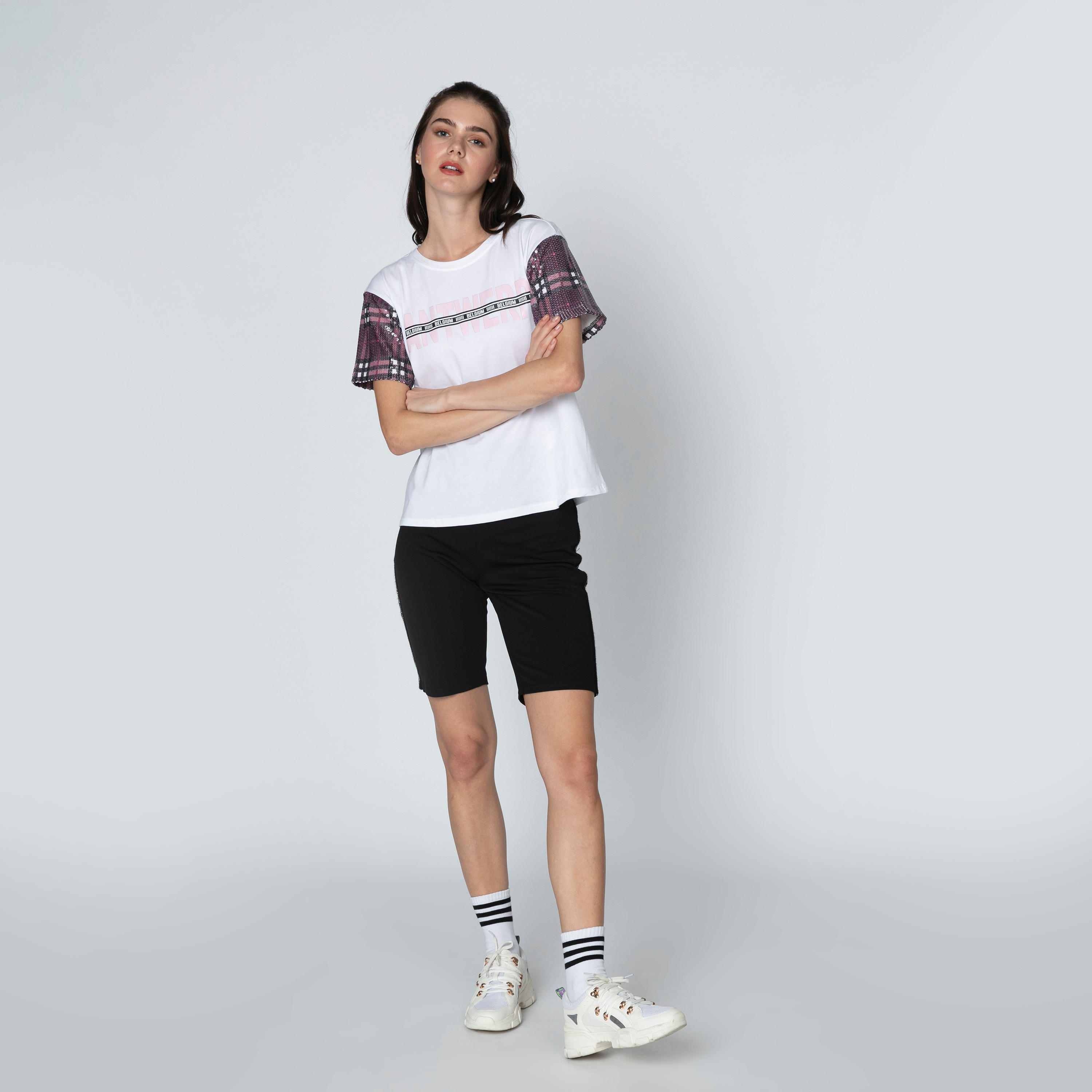 تيشيرت بياقة مستديرة وأكمام قصيرة كاروهات وطبعات-women-clothing-tshirts-image-3