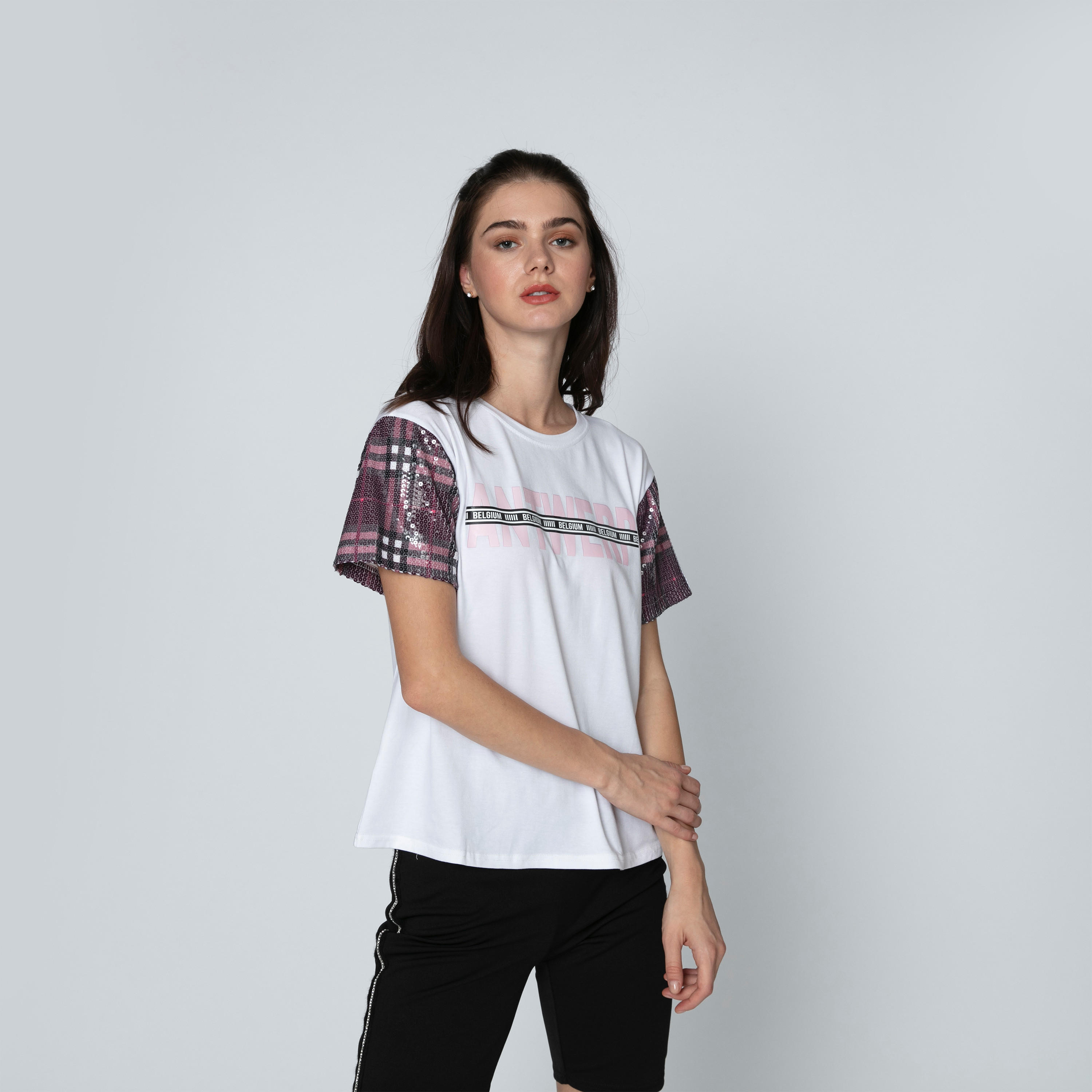 تيشيرت بياقة مستديرة وأكمام قصيرة كاروهات وطبعات-women-clothing-tshirts-image-4