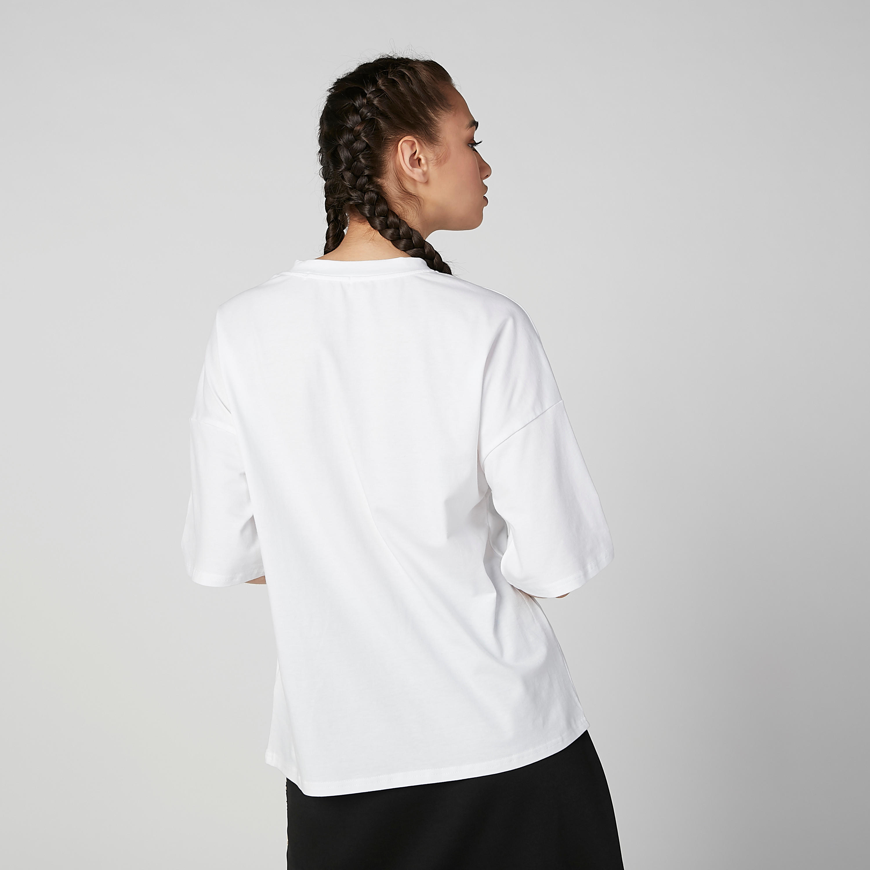 تيشيرت سادة بأكتاف منسدلة وجيب على الصدر بطبعات حيوانات-women-clothing-tshirts-image-4