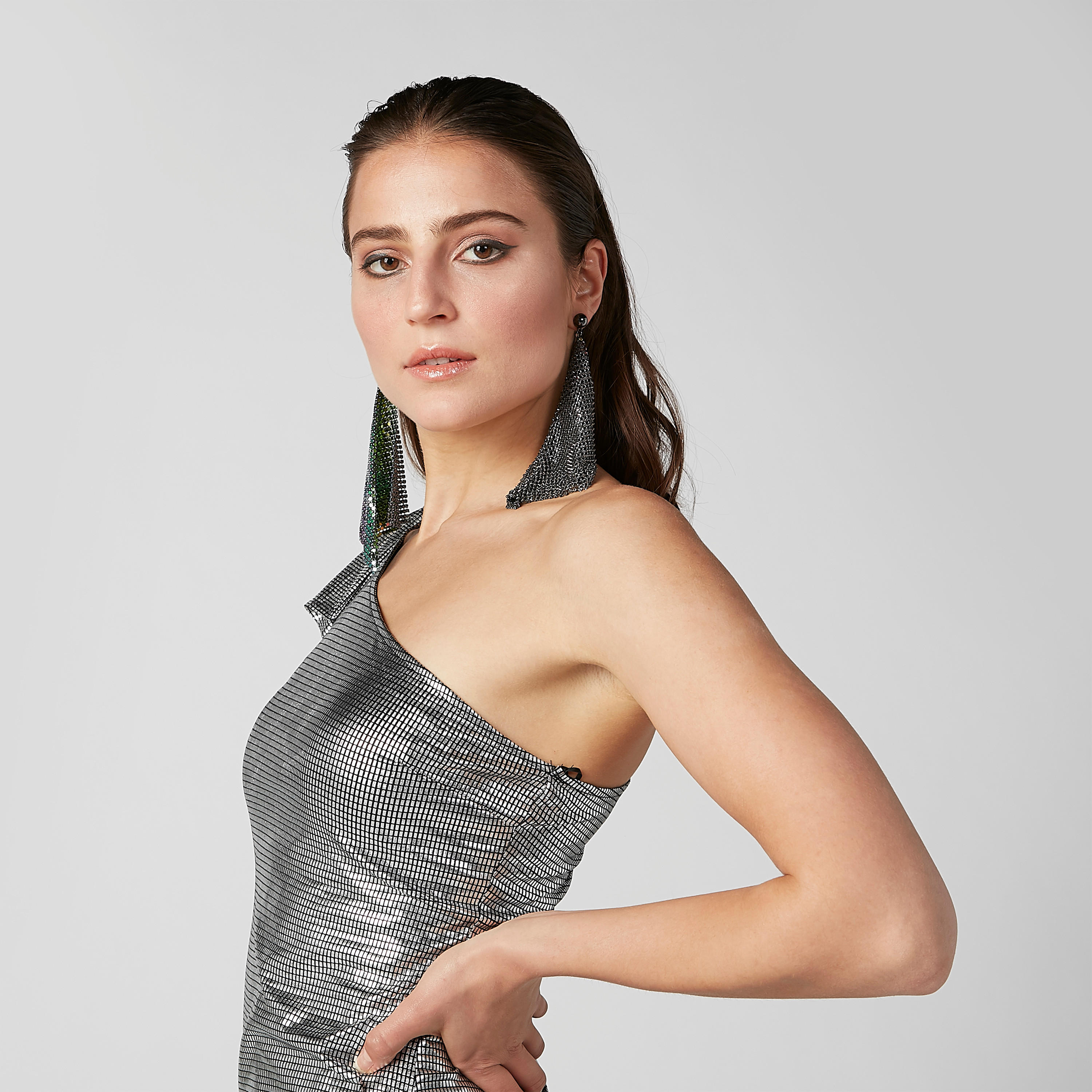 فستان ضيّق قصير مزيّن بكُم واحد وتفاصيل دانتيل-women-clothing-dresses-image-3