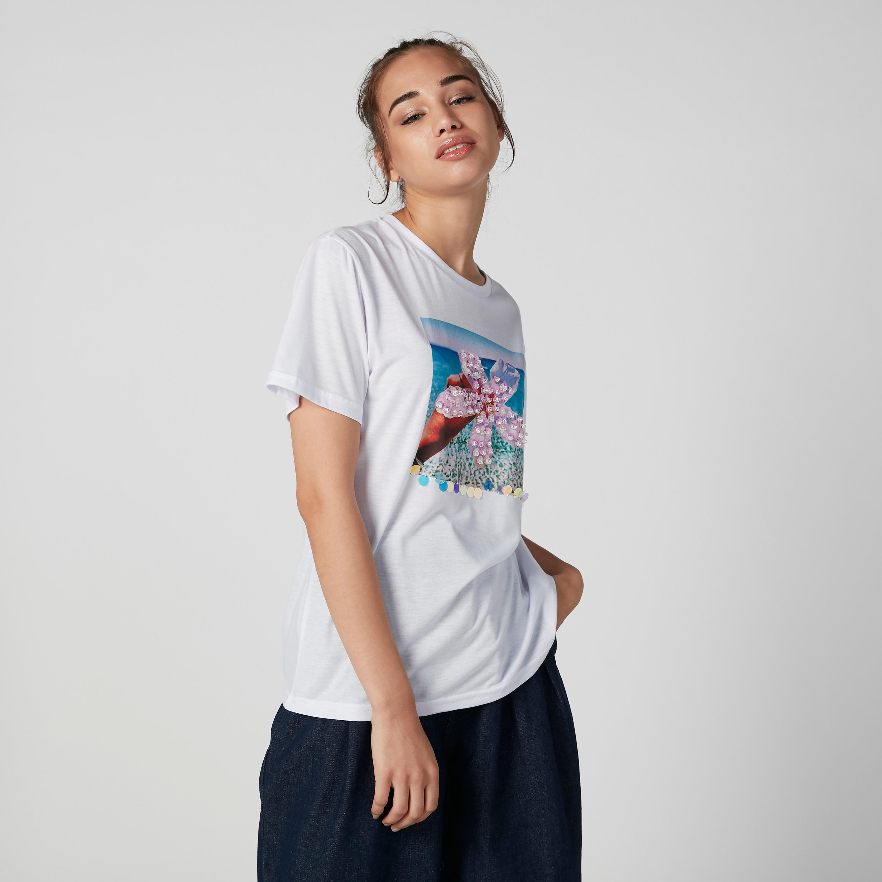 تيشيرت بياقة مستديرة وأكمام قصيرة وطبعات-women-clothing-tshirts-image-2