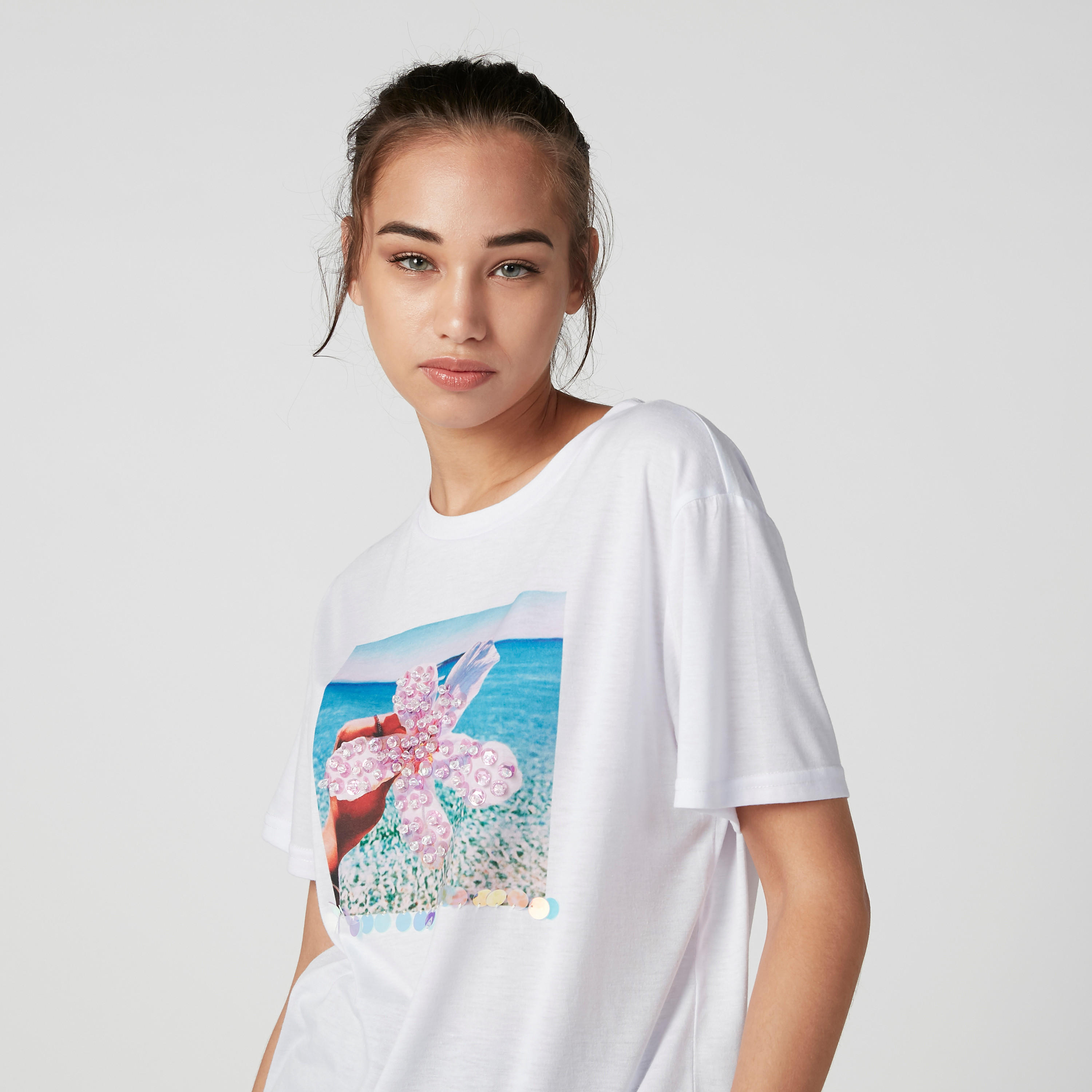 تيشيرت بياقة مستديرة وأكمام قصيرة وطبعات-women-clothing-tshirts-image-3