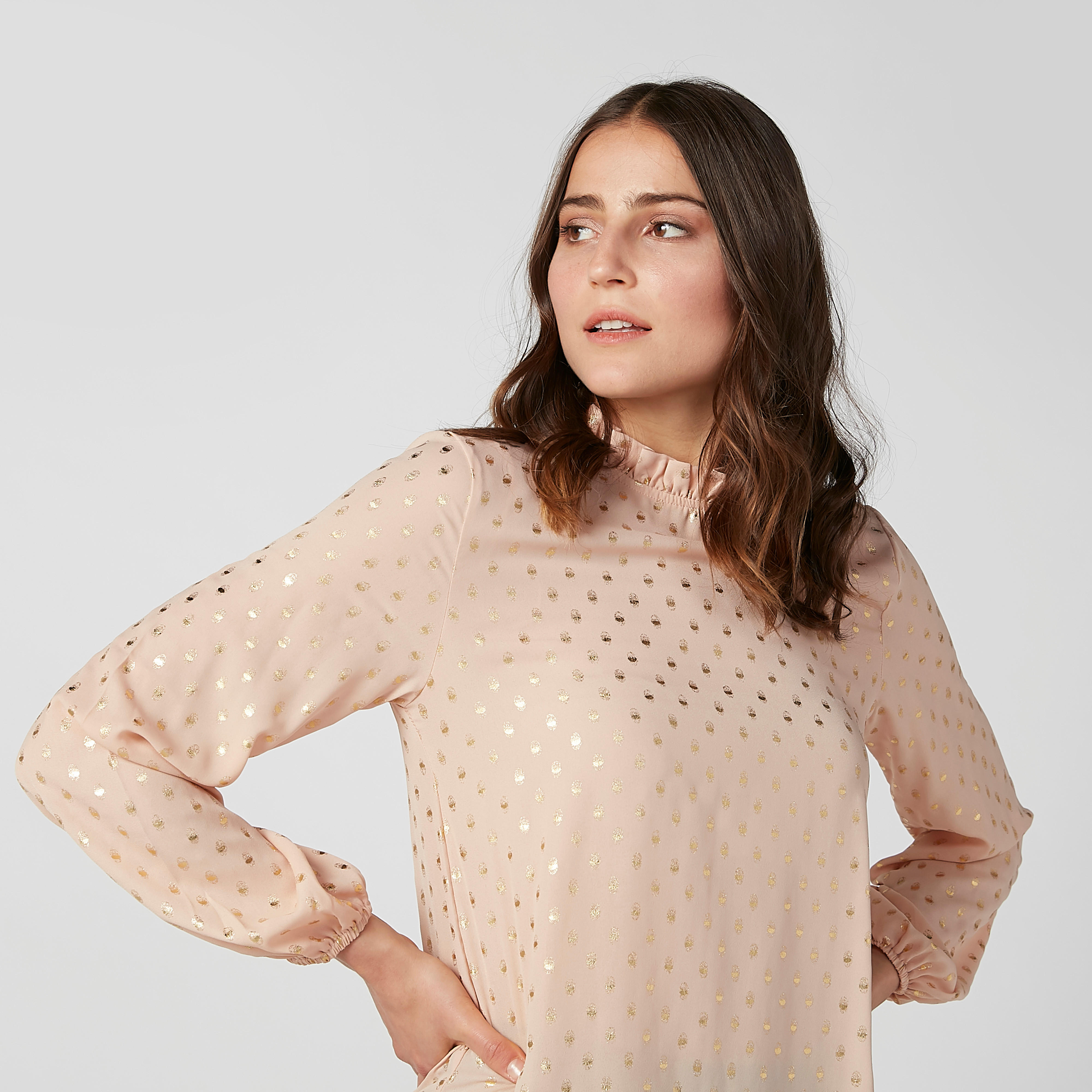 بلوزة بياقة كشكش عالية وأكمام بيشوب وطبعات-women-clothing-shirtsandblouses-blouses-image-2