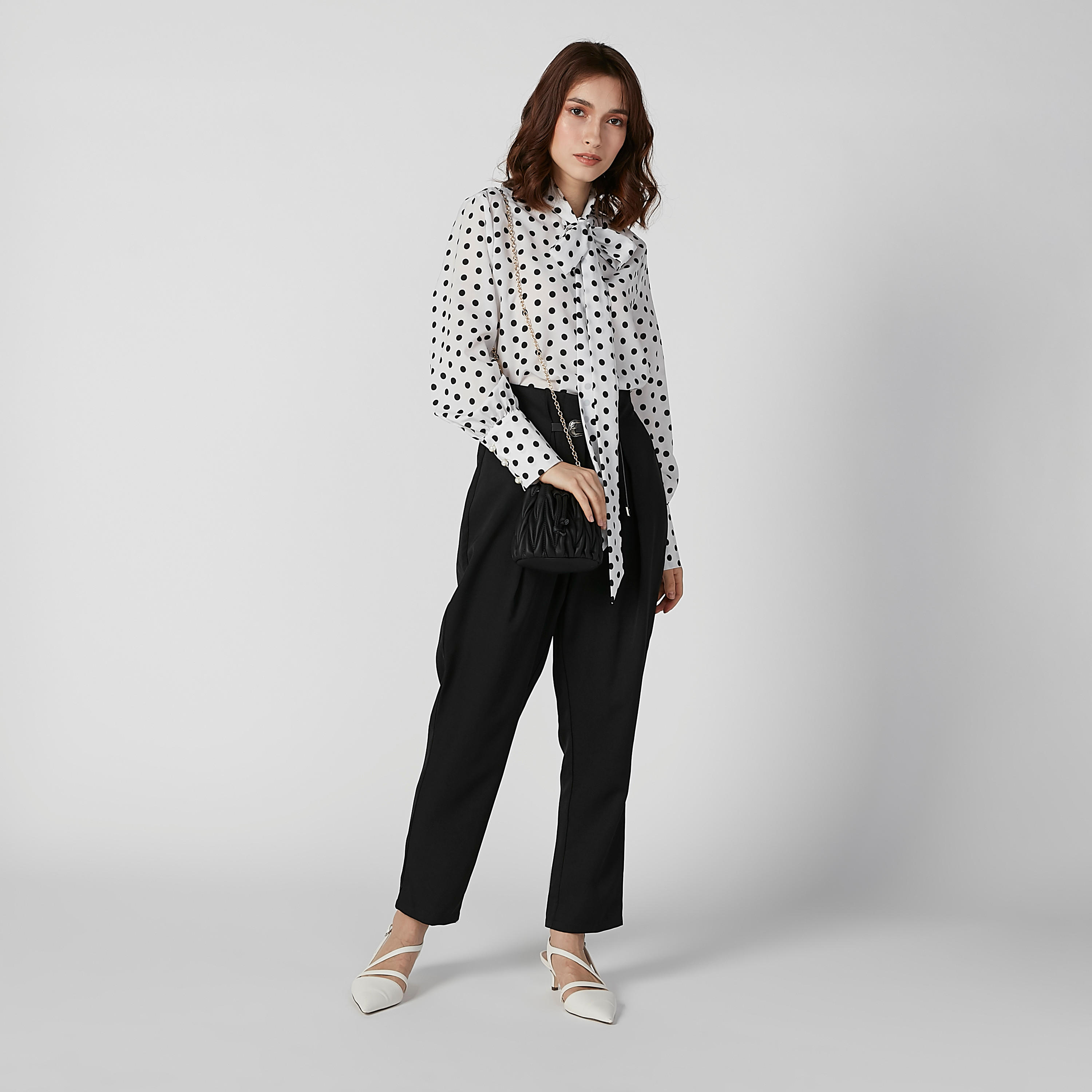 بلوزة بفيونكة وأكمام طويلة وطبعات منقّطة-women-clothing-shirtsandblouses-blouses-image-1