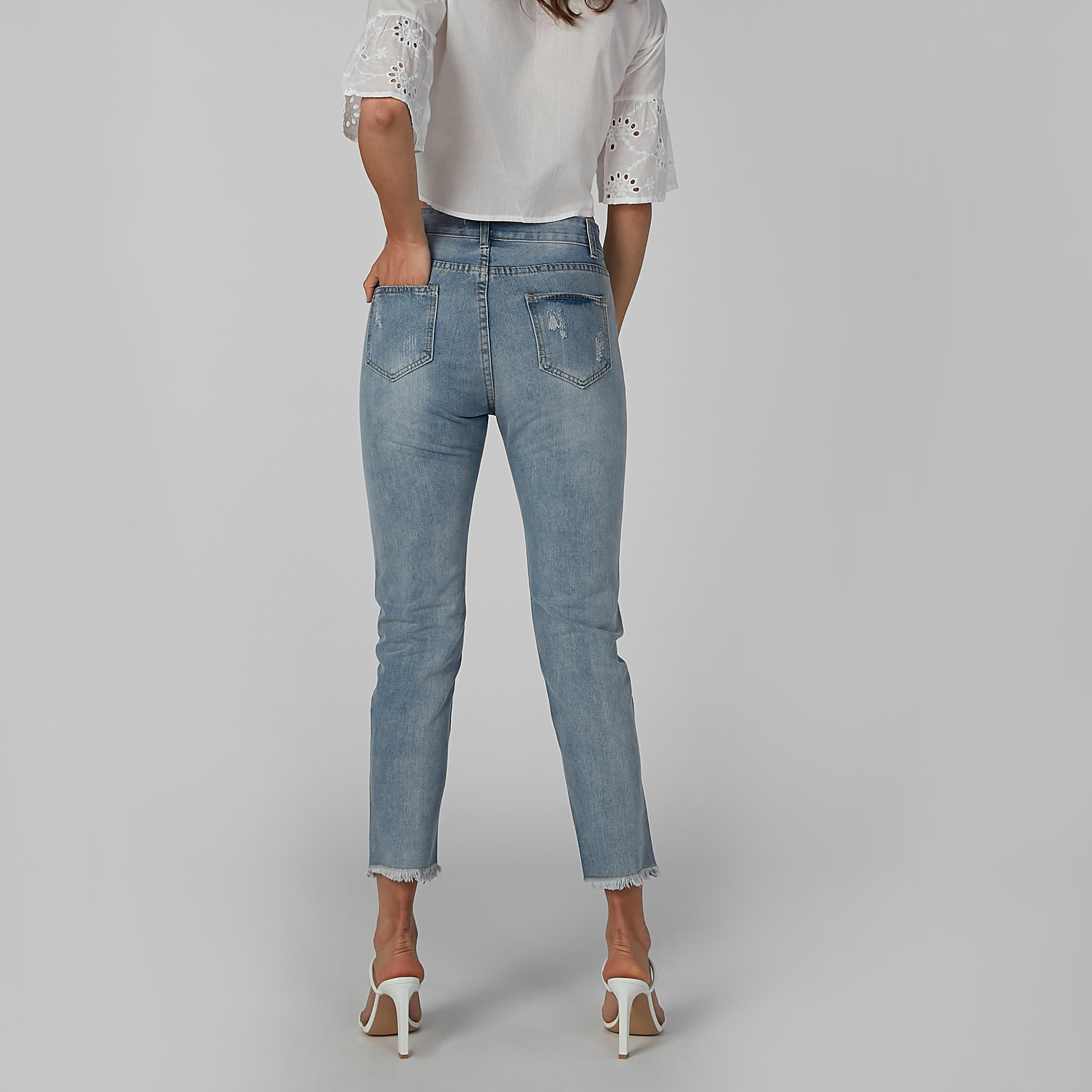 Mid-Rise Embroidered Jeans with Pocket Detail-women-clothing-bottoms-jeans-image-4