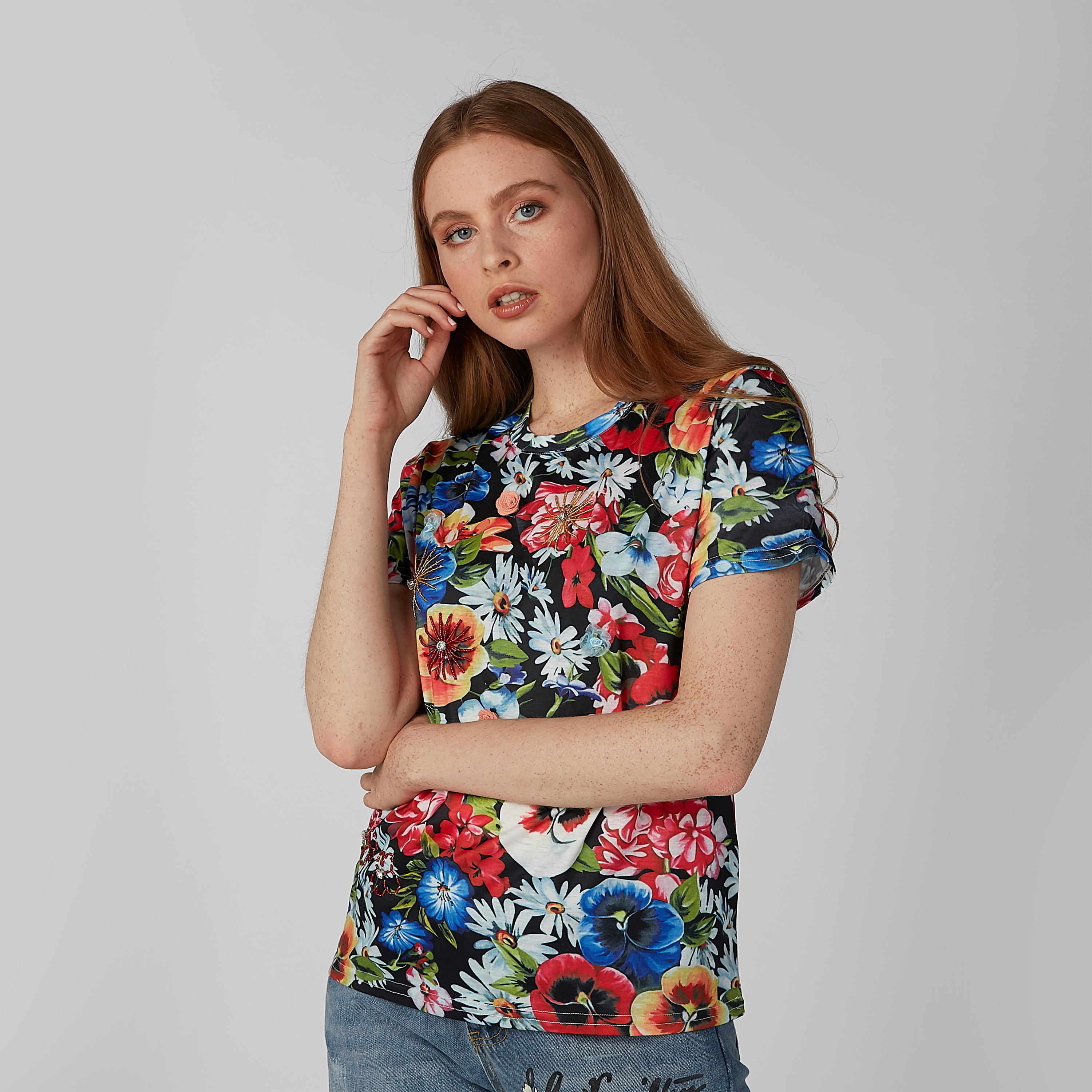 تيشيرت بياقة مستديرة وأكمام قصيرة وطبعات زهرية-women-clothing-tshirts-image-3