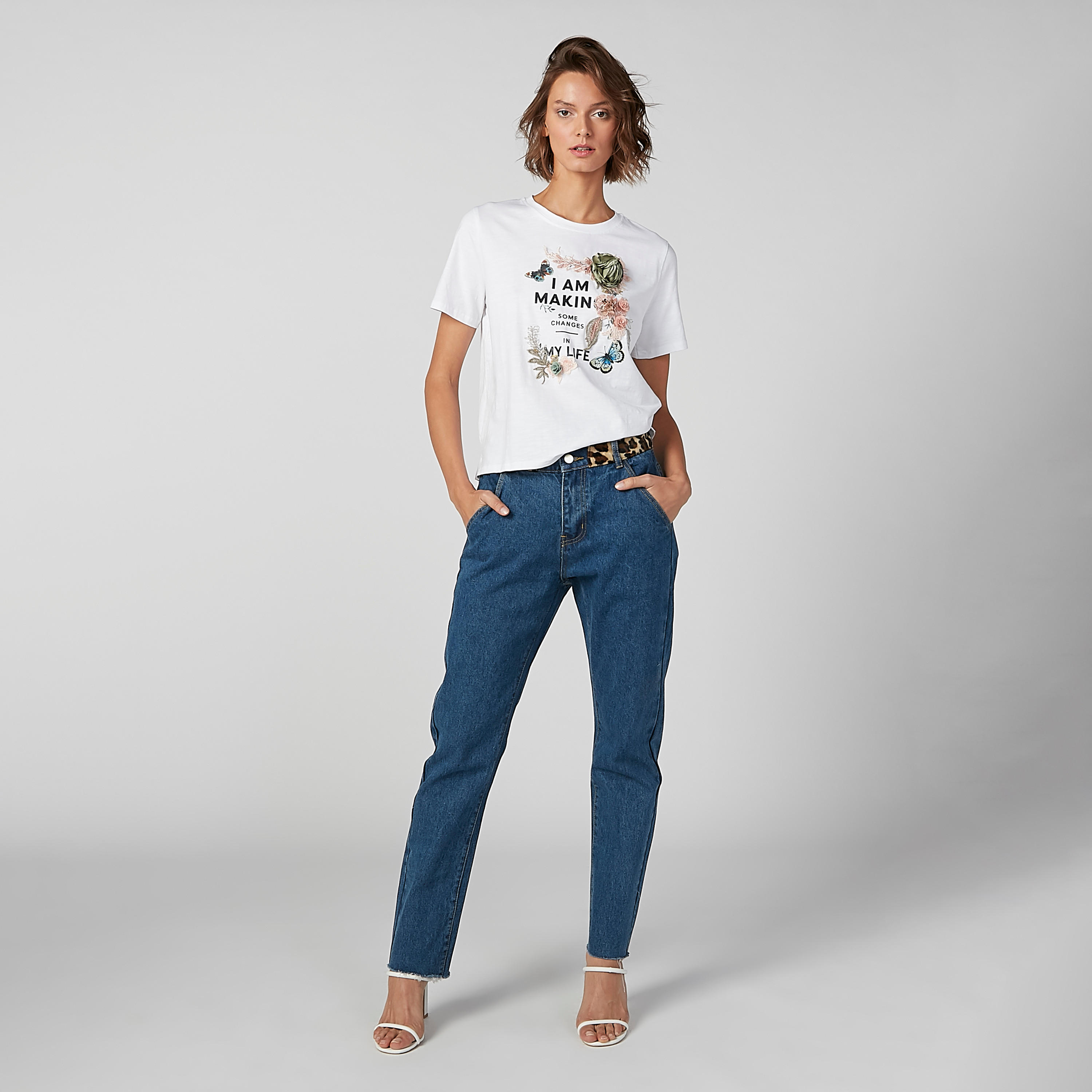 تيشيرت بأكمام قصيرة وتزيينات وطبعات-women-clothing-tshirts-image-1