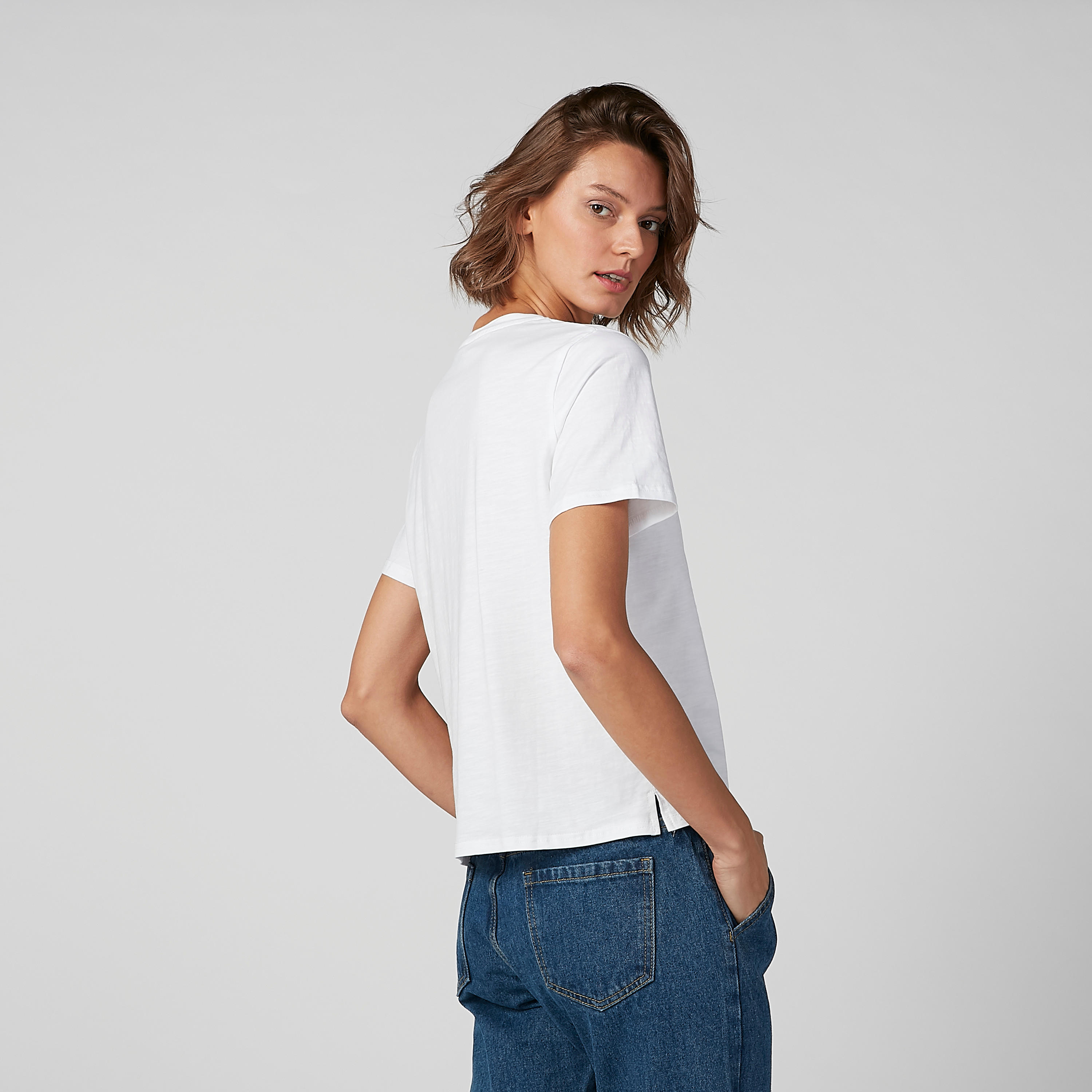 تيشيرت بأكمام قصيرة وتزيينات وطبعات-women-clothing-tshirts-image-2