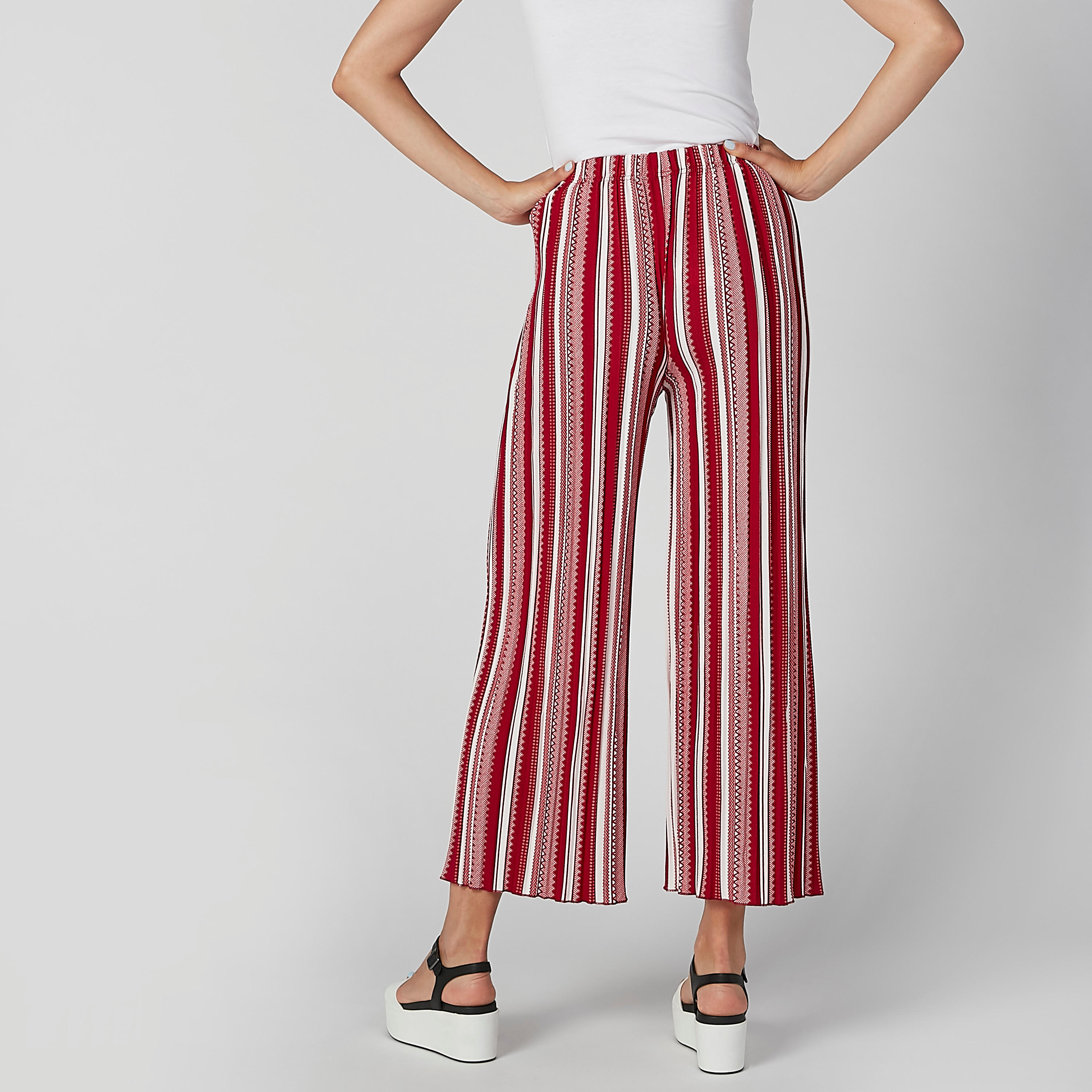 بنطال واسع الساقين طويل ومقلّم بخصر مرن برباط من تو إكستريمز-women-clothing-bottoms-trousers-image-5
