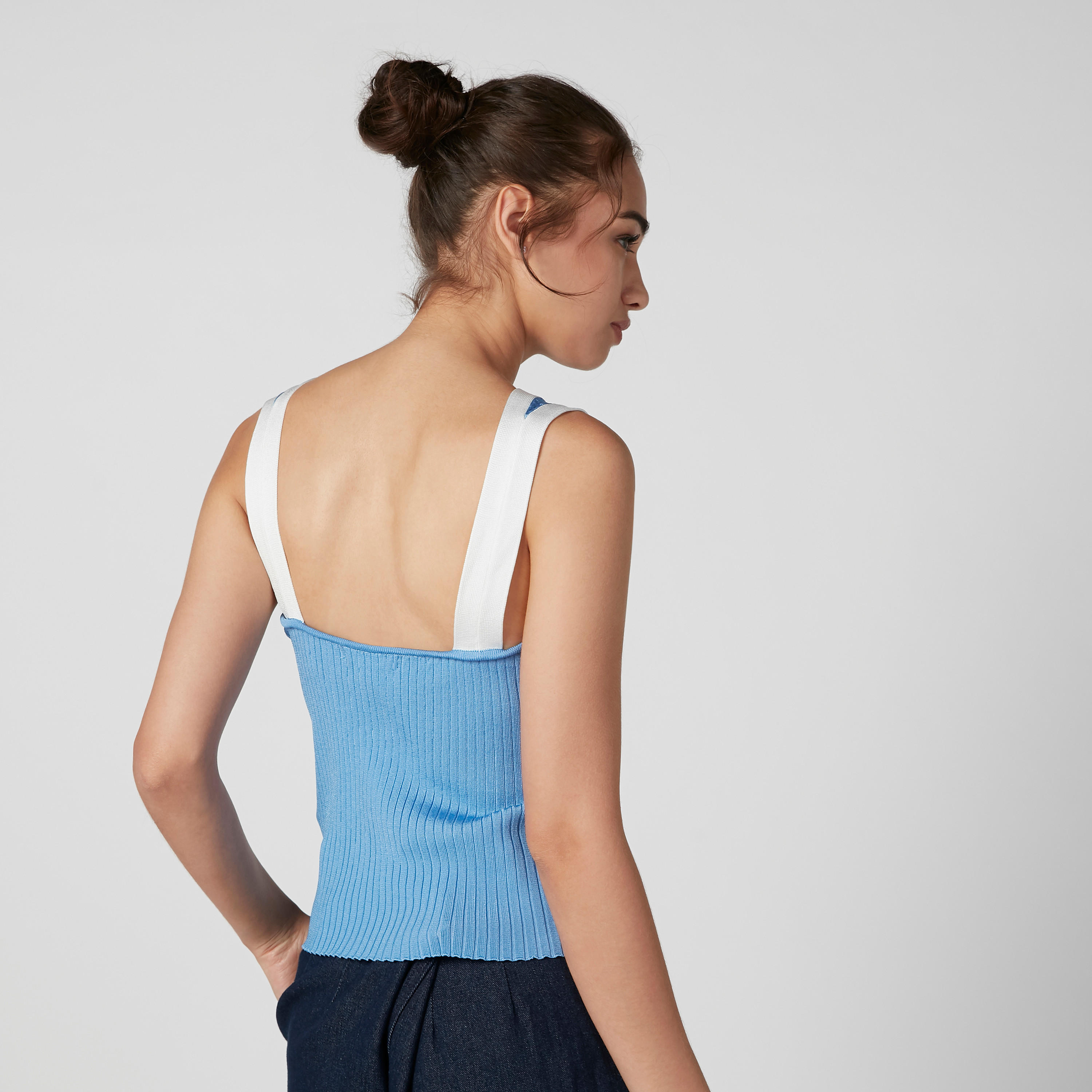 بلوزة بارزة الملمس دون أكمام بقصّة سكيني وياقة V-women-clothing-shirtsandblouses-blouses-image-4