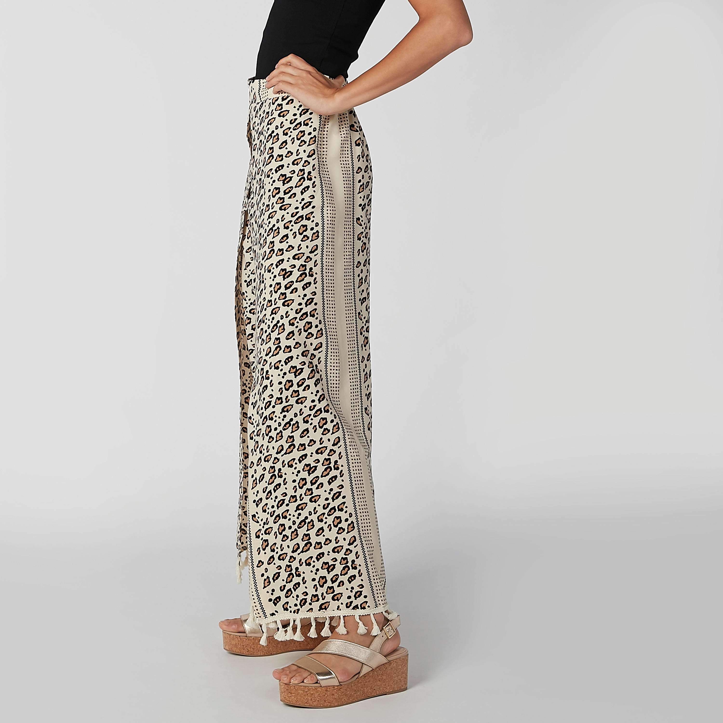 بنطال بالازو طويل بفتحة جانبية وشرّابات وطبعات-women-clothing-bottoms-trousers-image-3