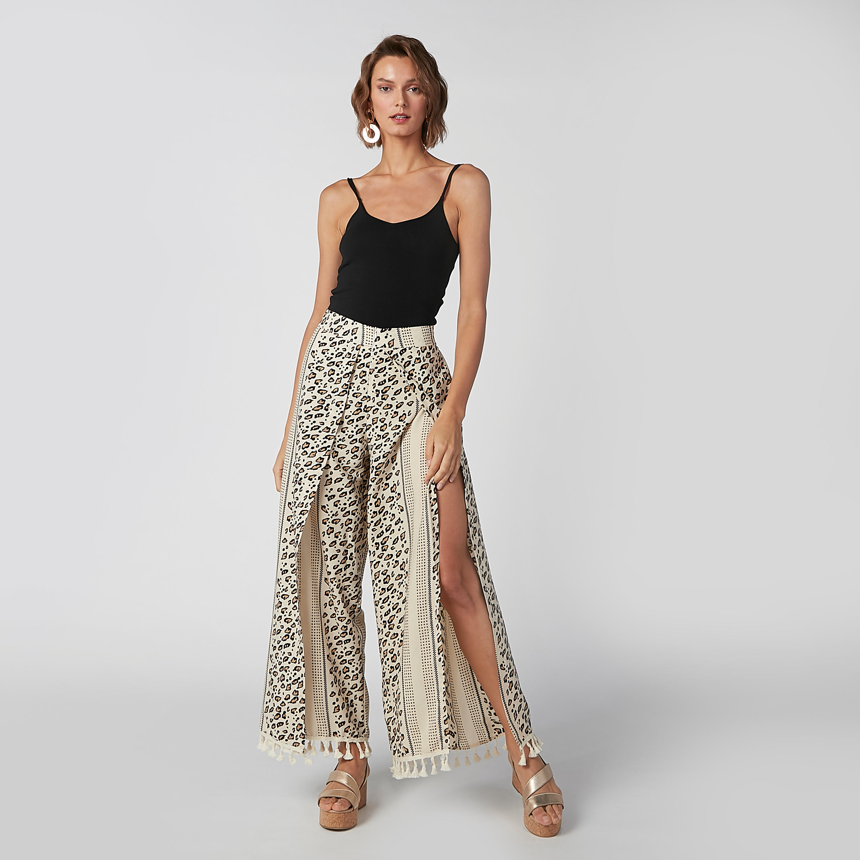 بنطال بالازو طويل بفتحة جانبية وشرّابات وطبعات-women-clothing-bottoms-trousers-image-4