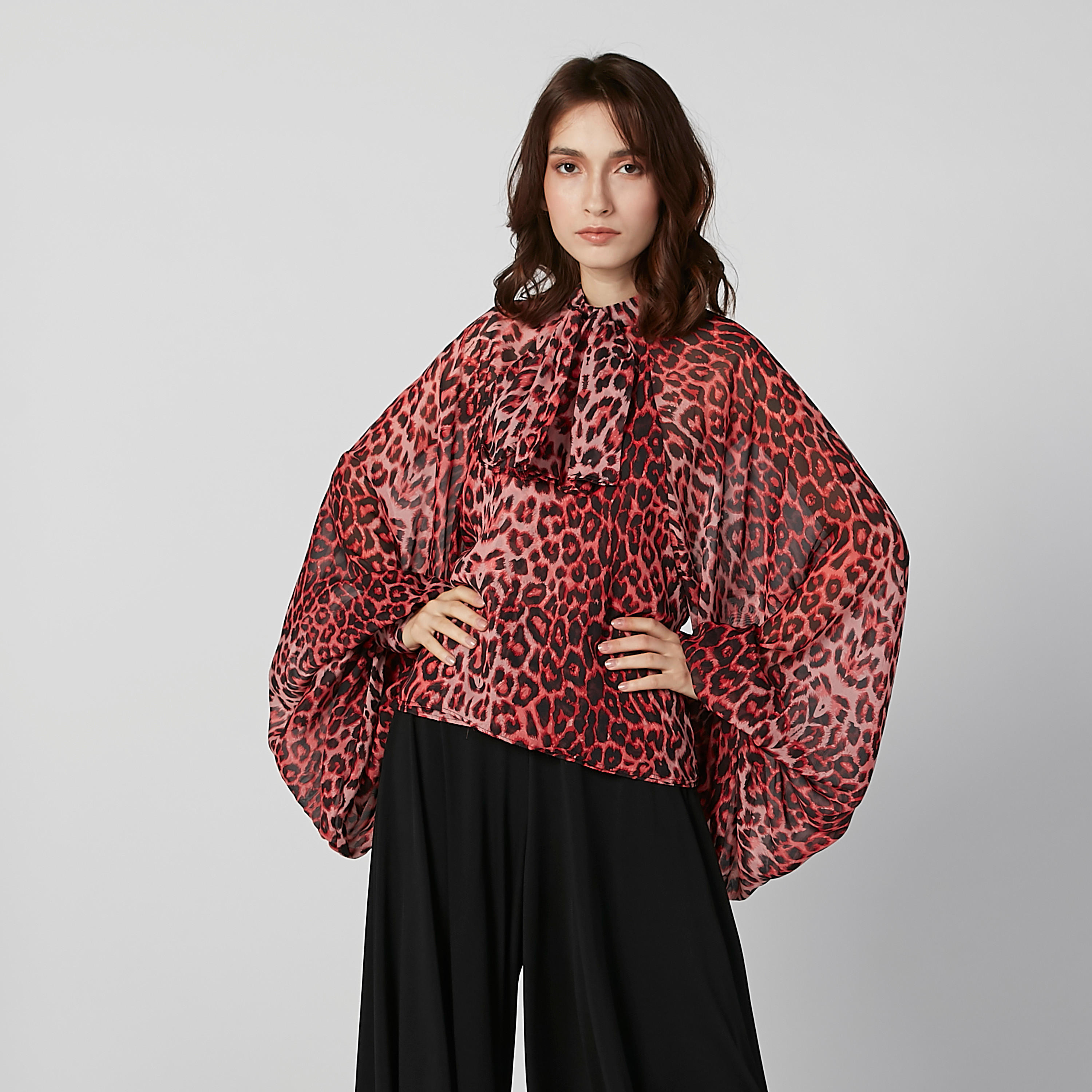 بلوزة بقصّة واسعة وفيونكة وأكمام واسعة وطبعات حيوانات-women-clothing-shirtsandblouses-blouses-image-1