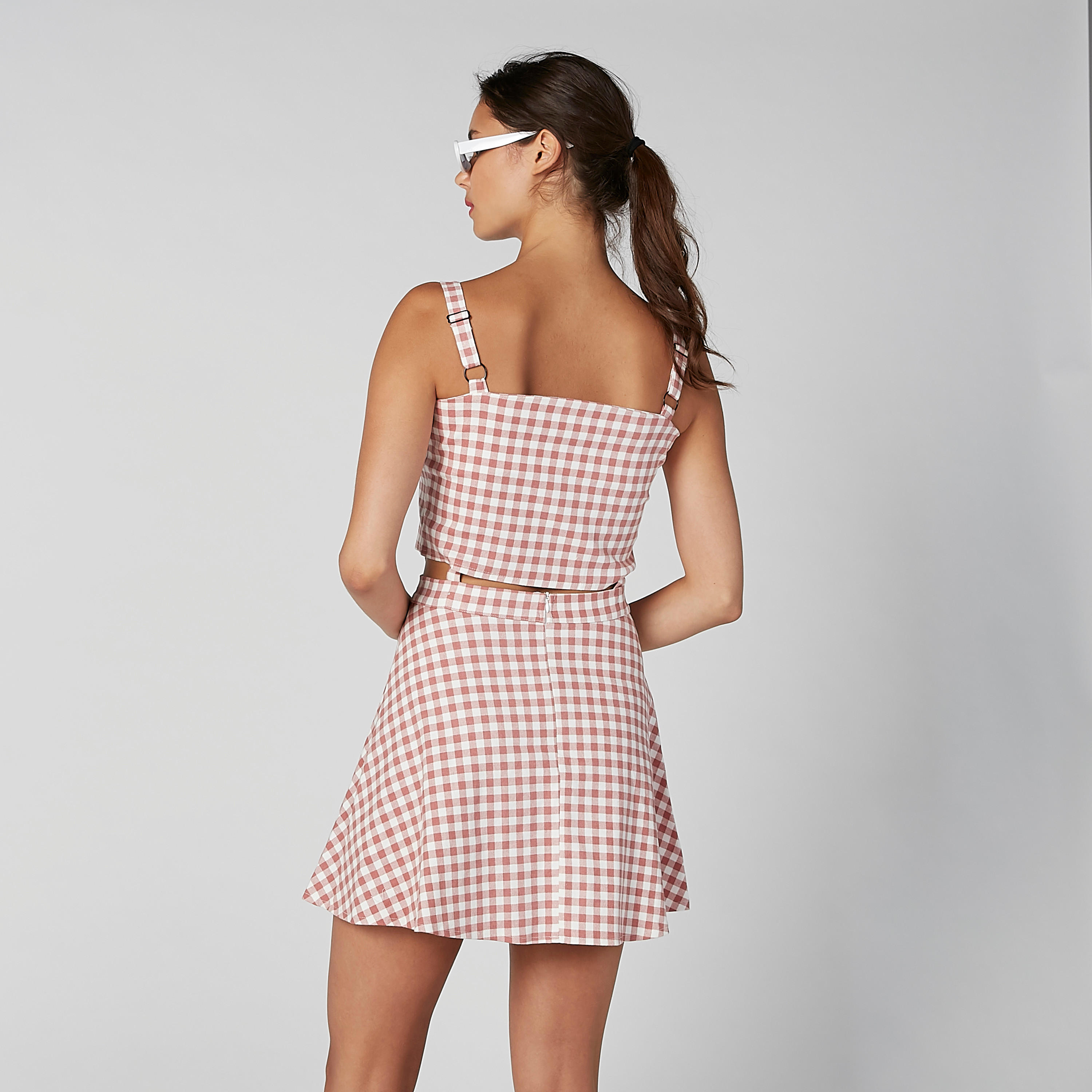 فستان كاروهات واسع بحمّالات وأزرار وتفاصيل مفرّغة من تو إكستريمز-women-clothing-dresses-image-3