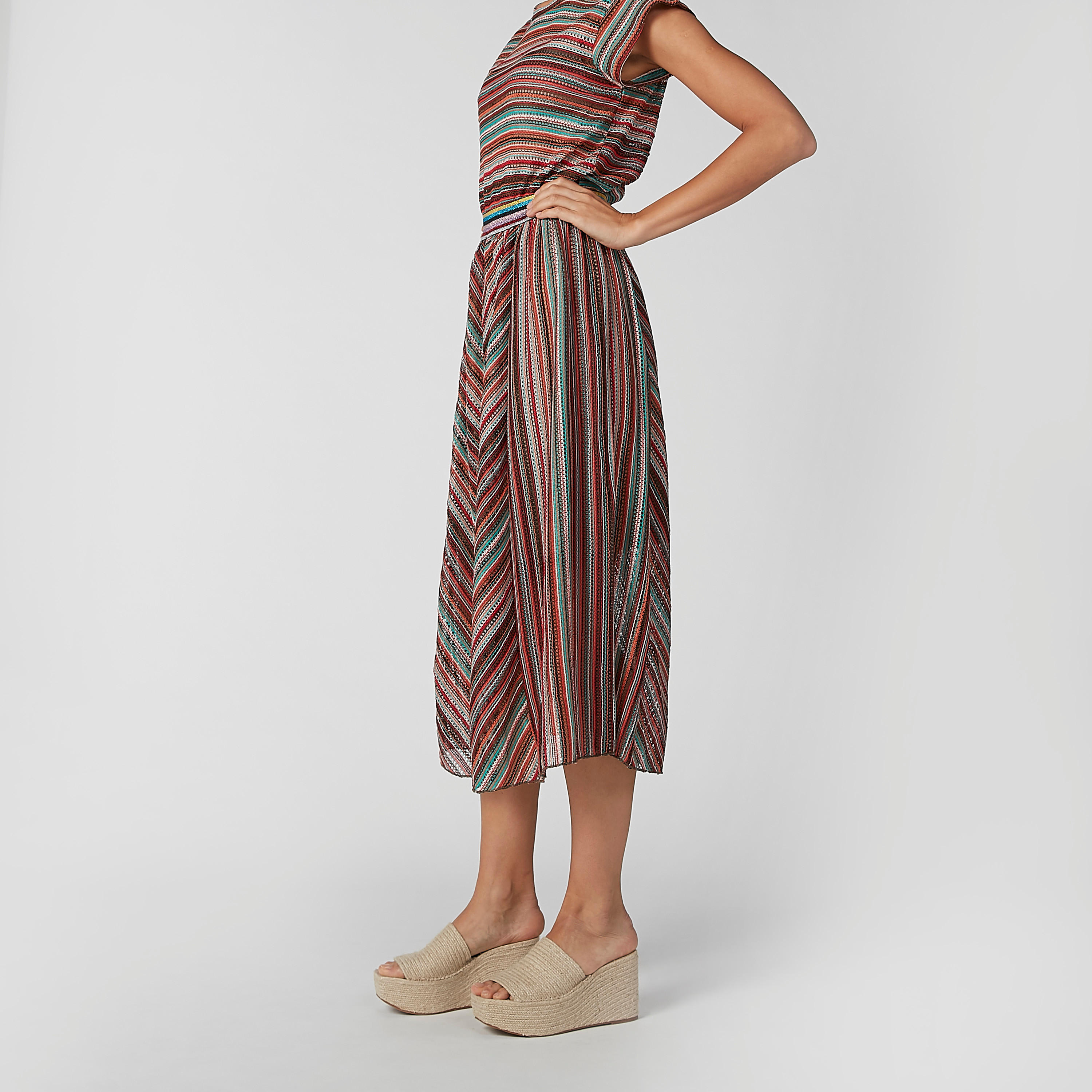 تنورة مقلّمة إيه لاين متوسطة الطول بخصر مطّاطي-women-clothing-bottoms-skirts-image-2