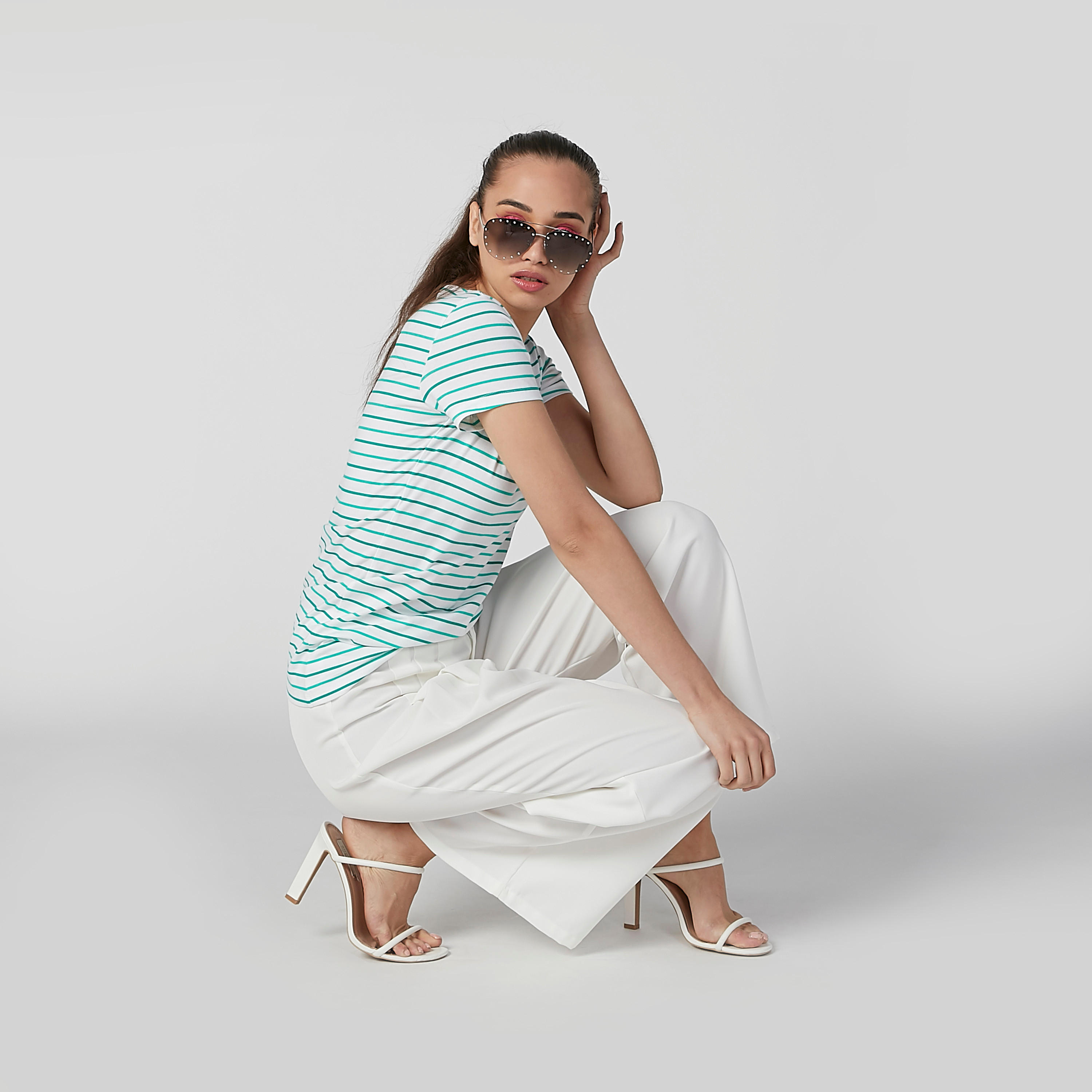 بنطال سادة بخصر متوسط الارتفاع وكشكش-women-clothing-bottoms-trousers-image-4
