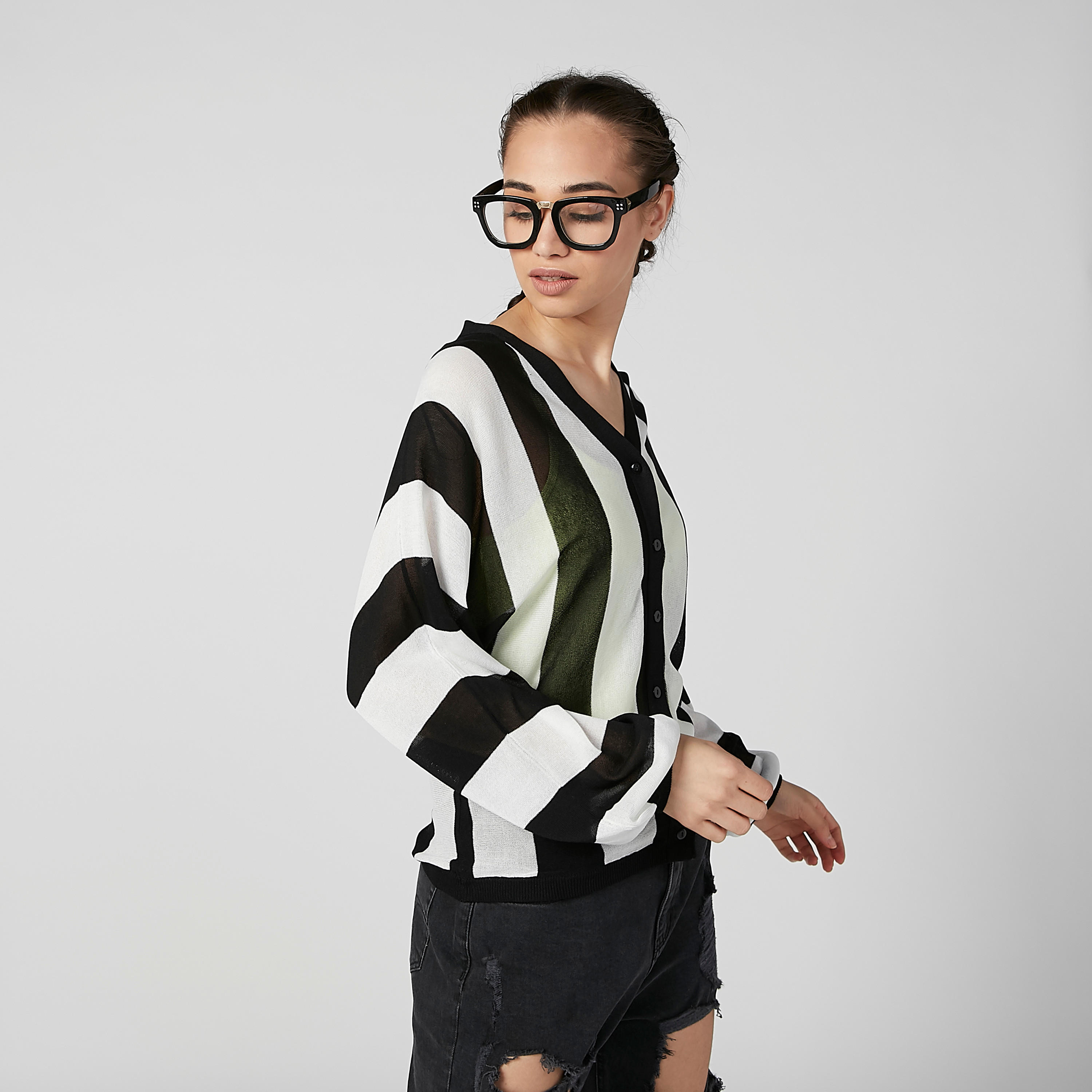 جامبر مقلّم بياقة V وأكمام طويلة-women-clothing-cardigansandjumpers-jumpers-image-3