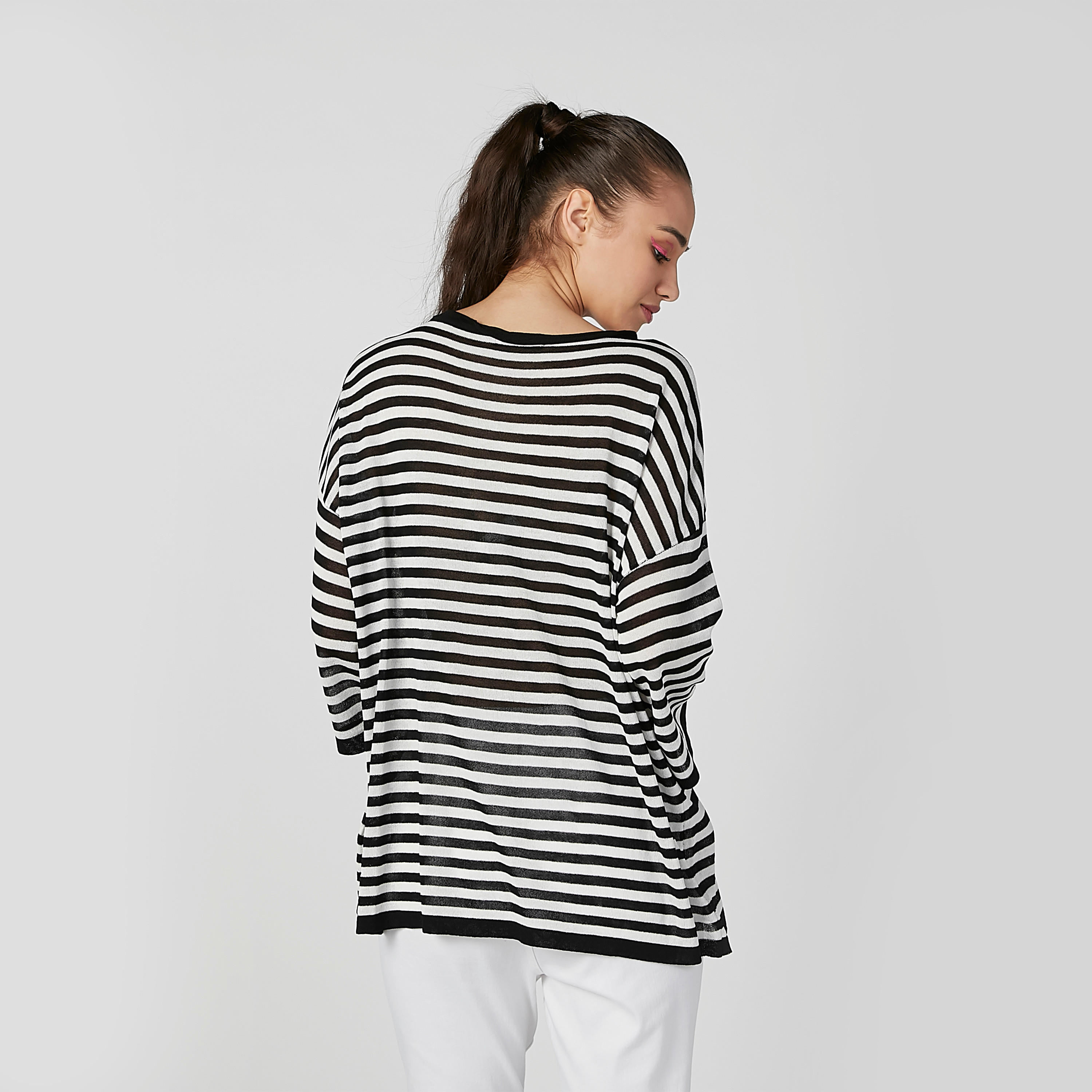 تيشيرت مقلّم بياقة مستديرة وأكمام 3/4-women-clothing-tshirts-image-3
