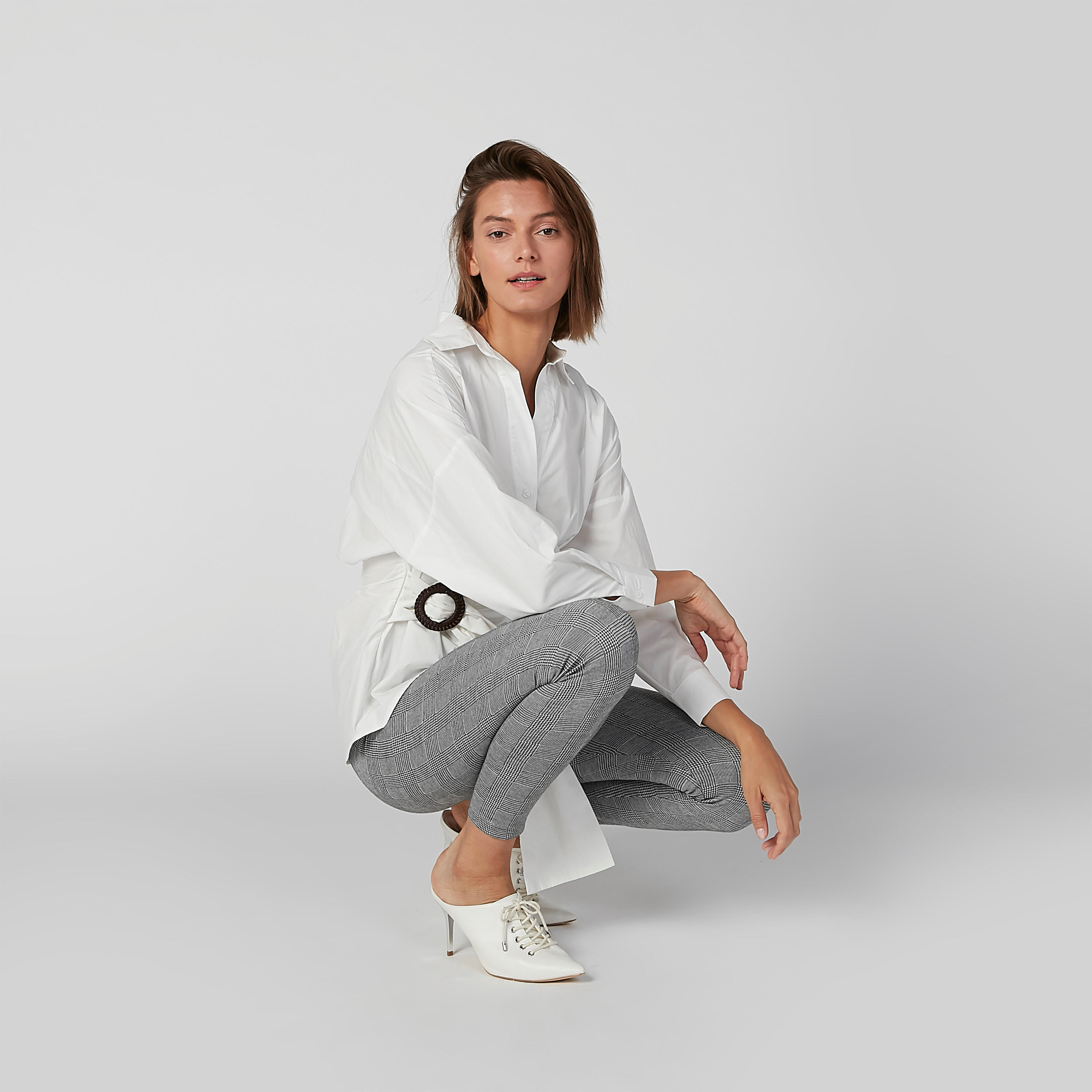 بلوزة سادة بأكمام طويلة وحزام-women-clothing-shirtsandblouses-blouses-image-3