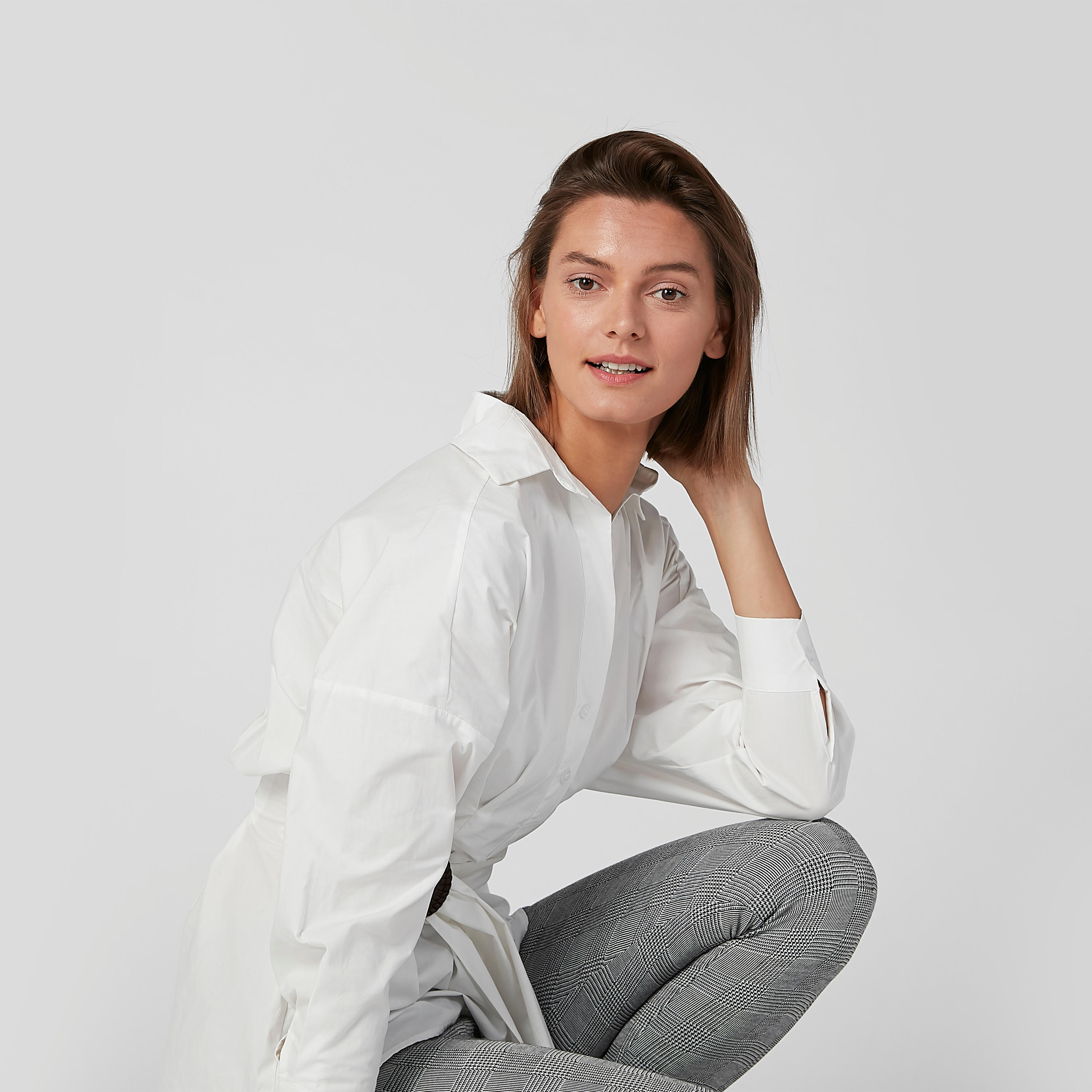 بلوزة سادة بأكمام طويلة وحزام-women-clothing-shirtsandblouses-blouses-image-1