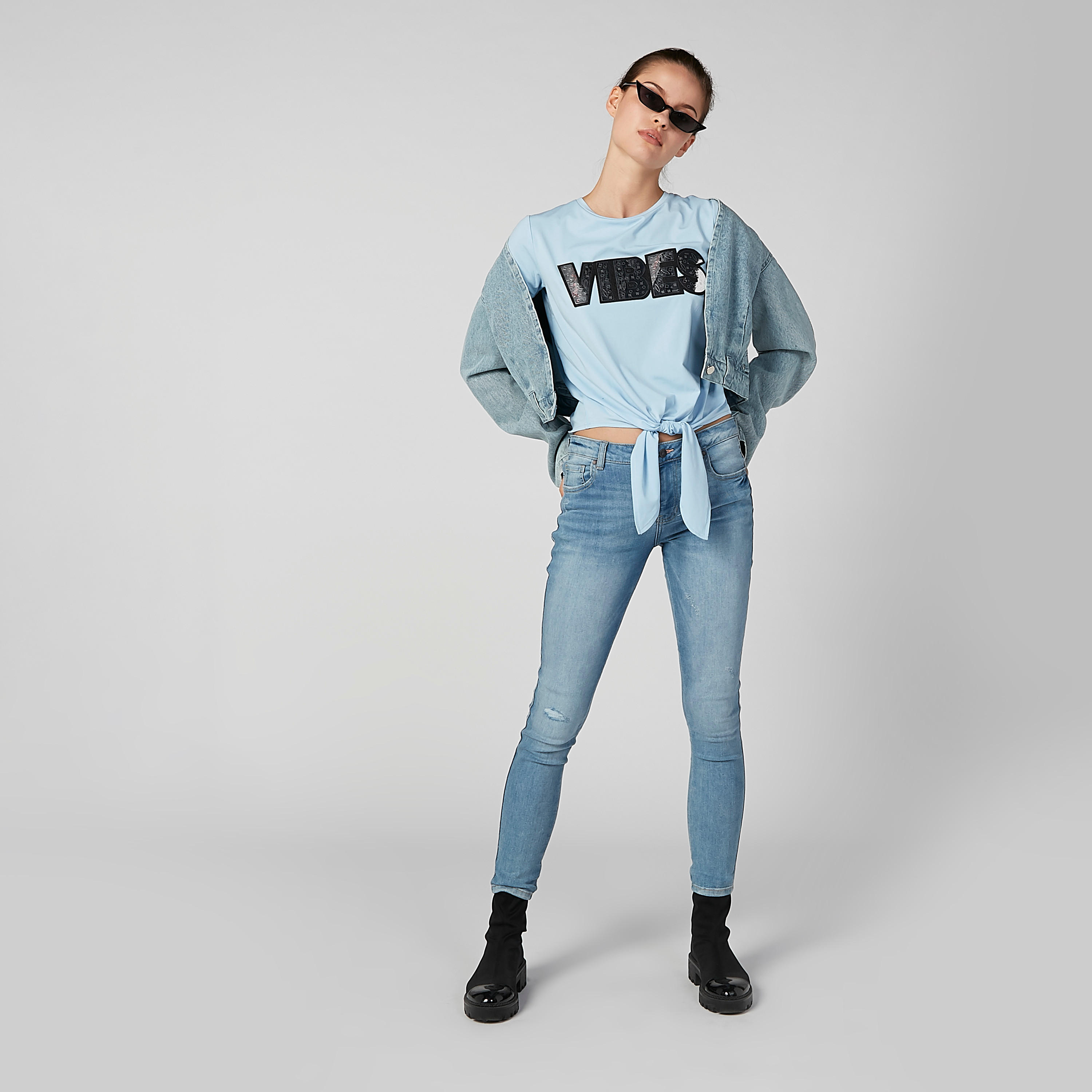جاكيت دينم بياقة مهدّبة وأكمام طويلة من تو إكستريمز-women-winterwear-coatsandjackets-jackets-image-2