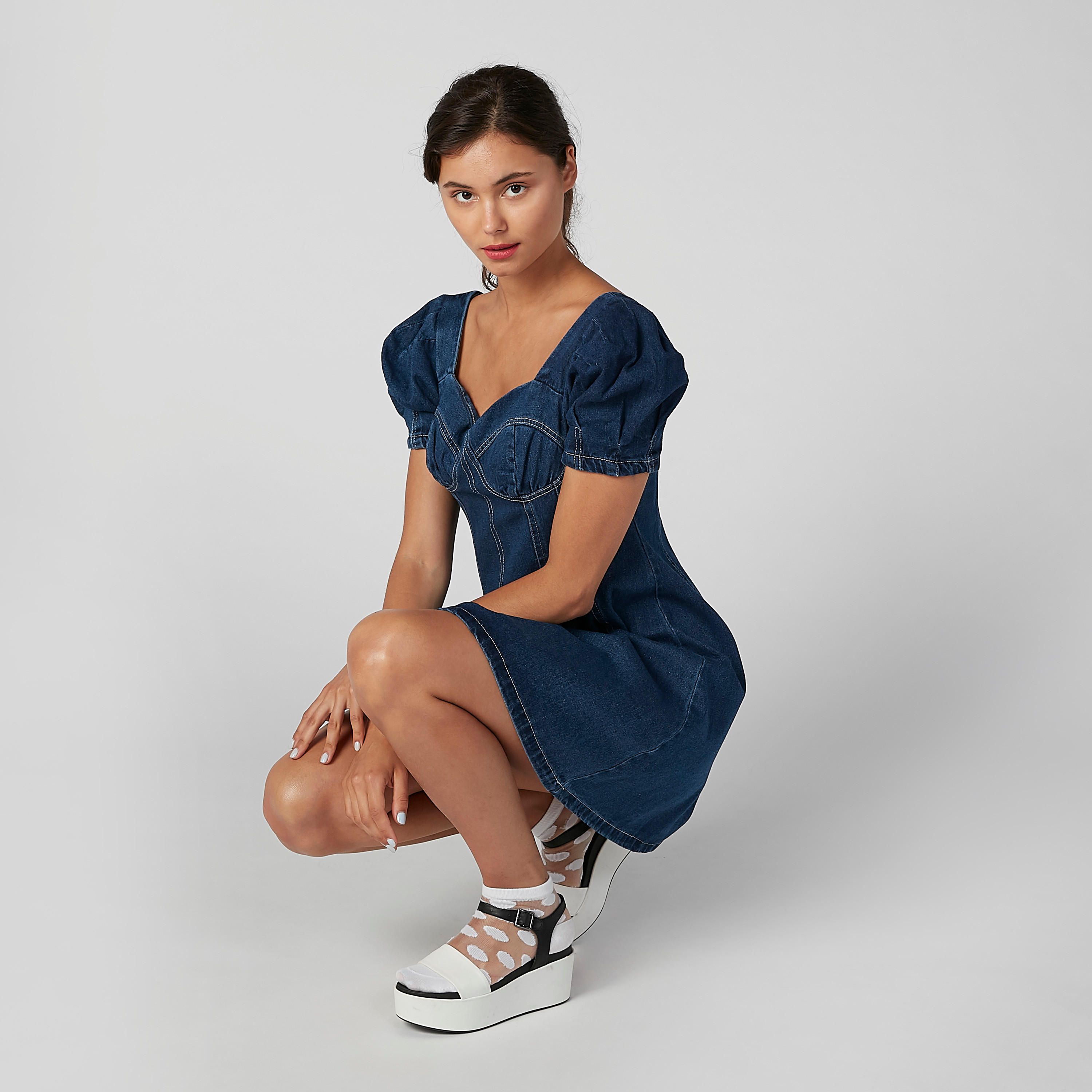 فستان دينم قصير بسحّاب إغلاق وأكمام قصيرة من تو إكستريمز-women-clothing-dresses-image-1