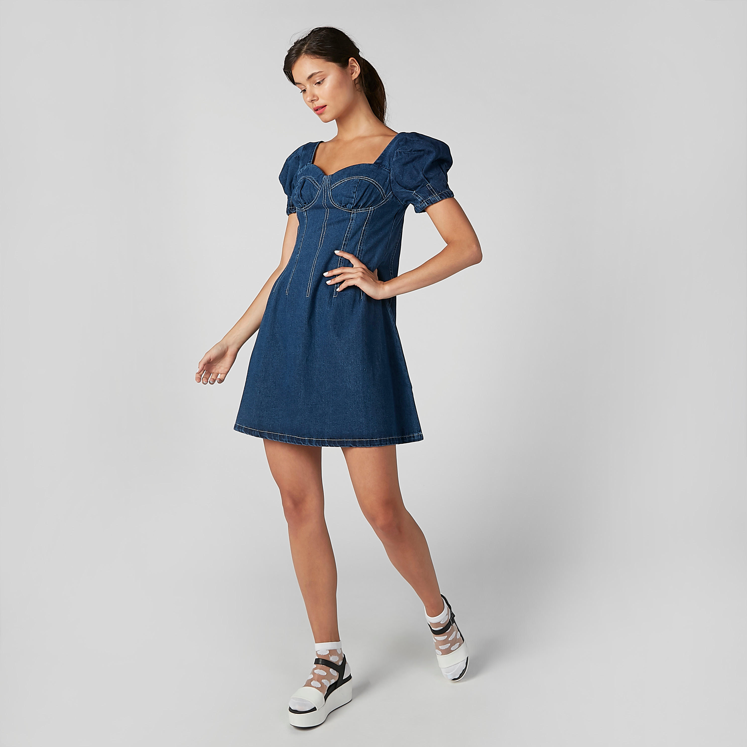 فستان دينم قصير بسحّاب إغلاق وأكمام قصيرة من تو إكستريمز-women-clothing-dresses-image-2