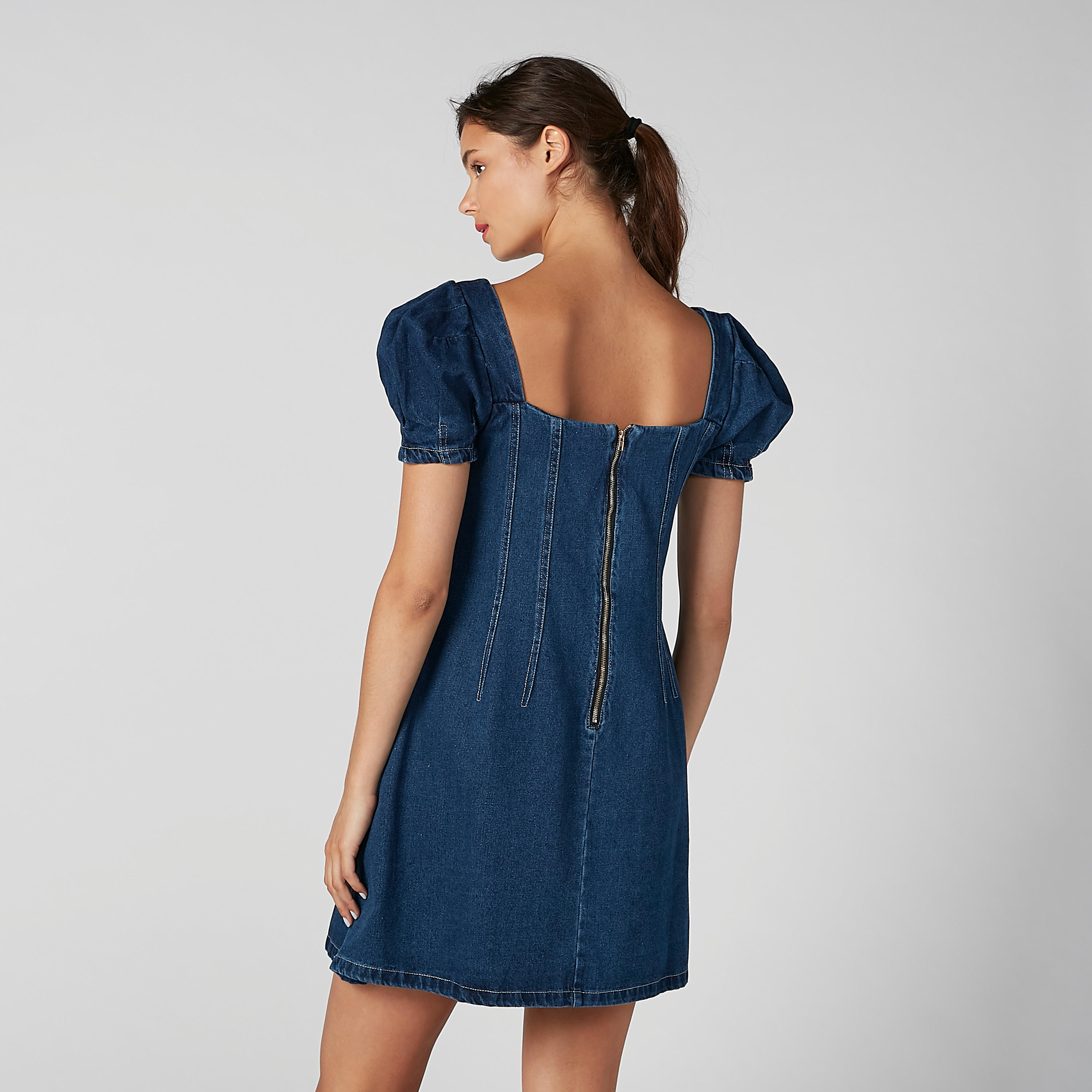 فستان دينم قصير بسحّاب إغلاق وأكمام قصيرة من تو إكستريمز-women-clothing-dresses-image-3
