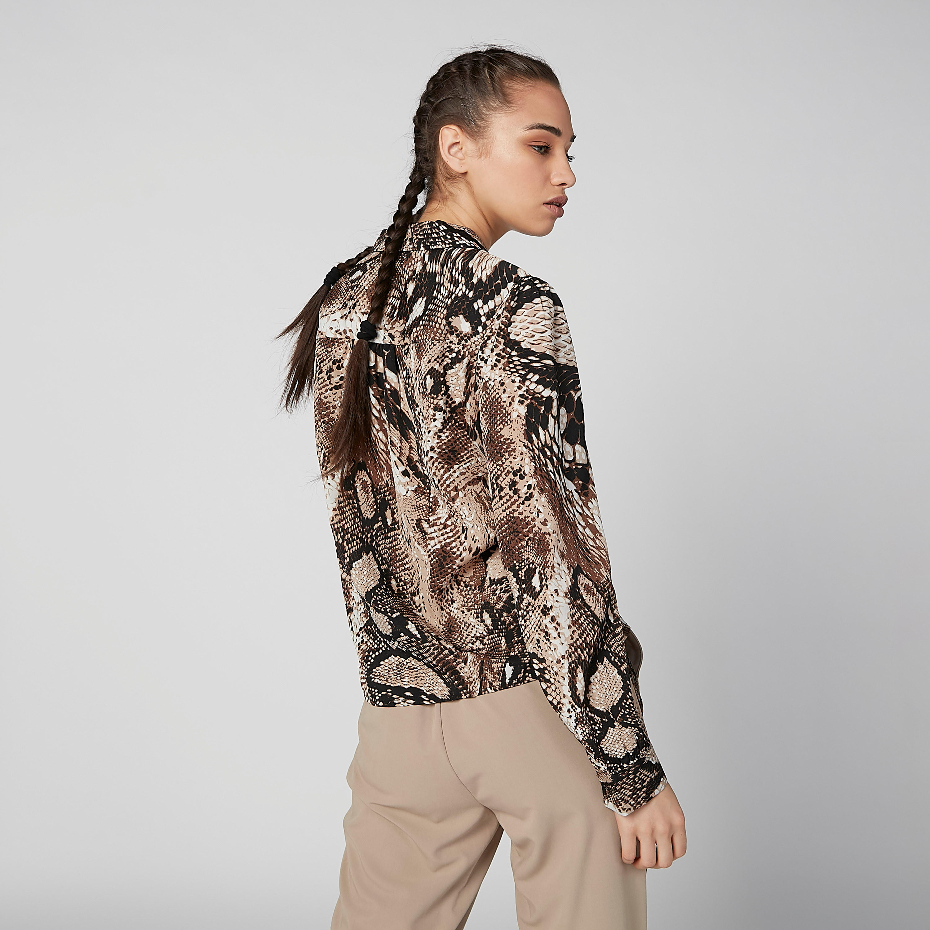 قميص بأكمام طويلة وطبعات حيوانات-women-clothing-shirtsandblouses-shirts-image-3