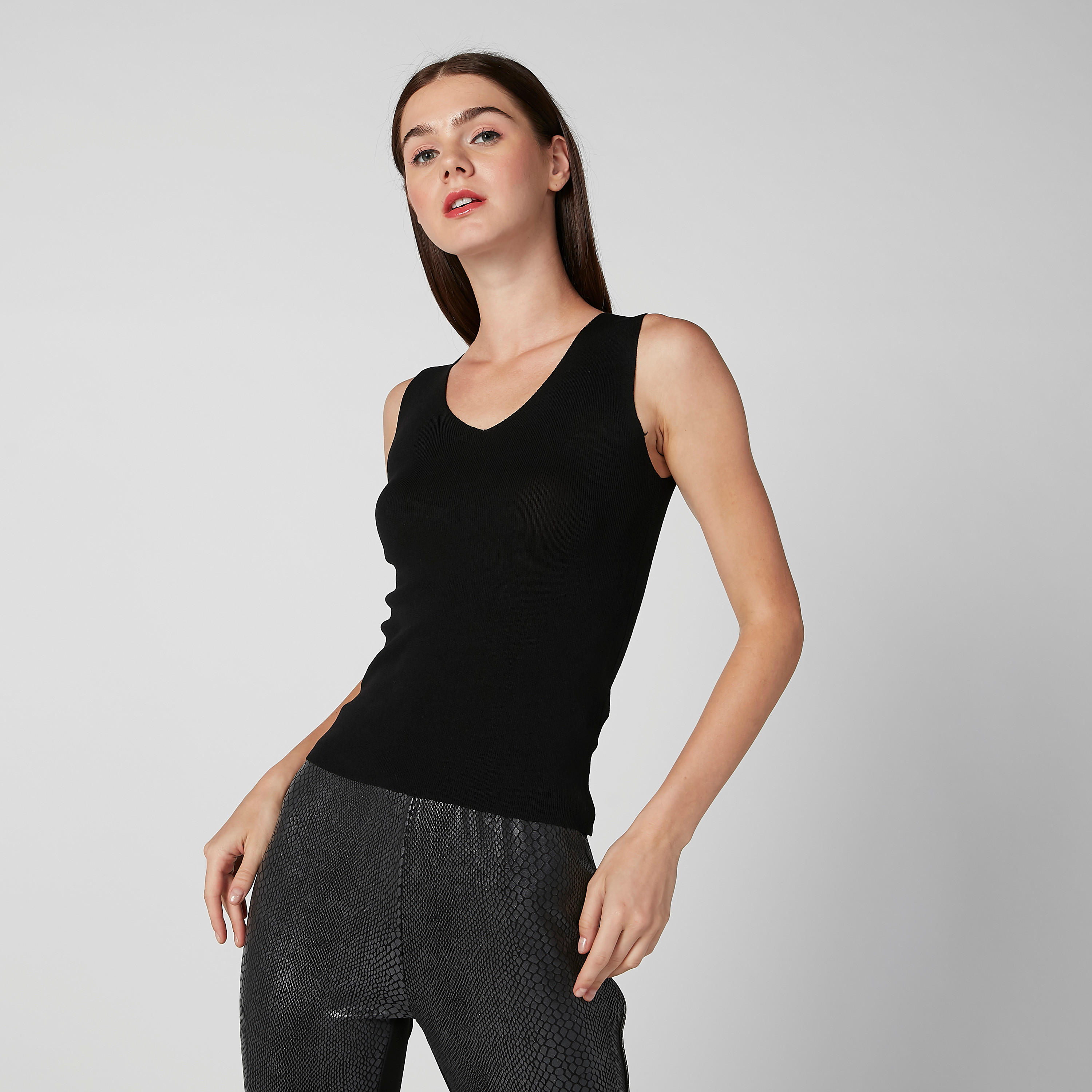 بلوزة بارزة الملمس دون أكمام بياقة V-women-clothing-shirtsandblouses-blouses-image-4