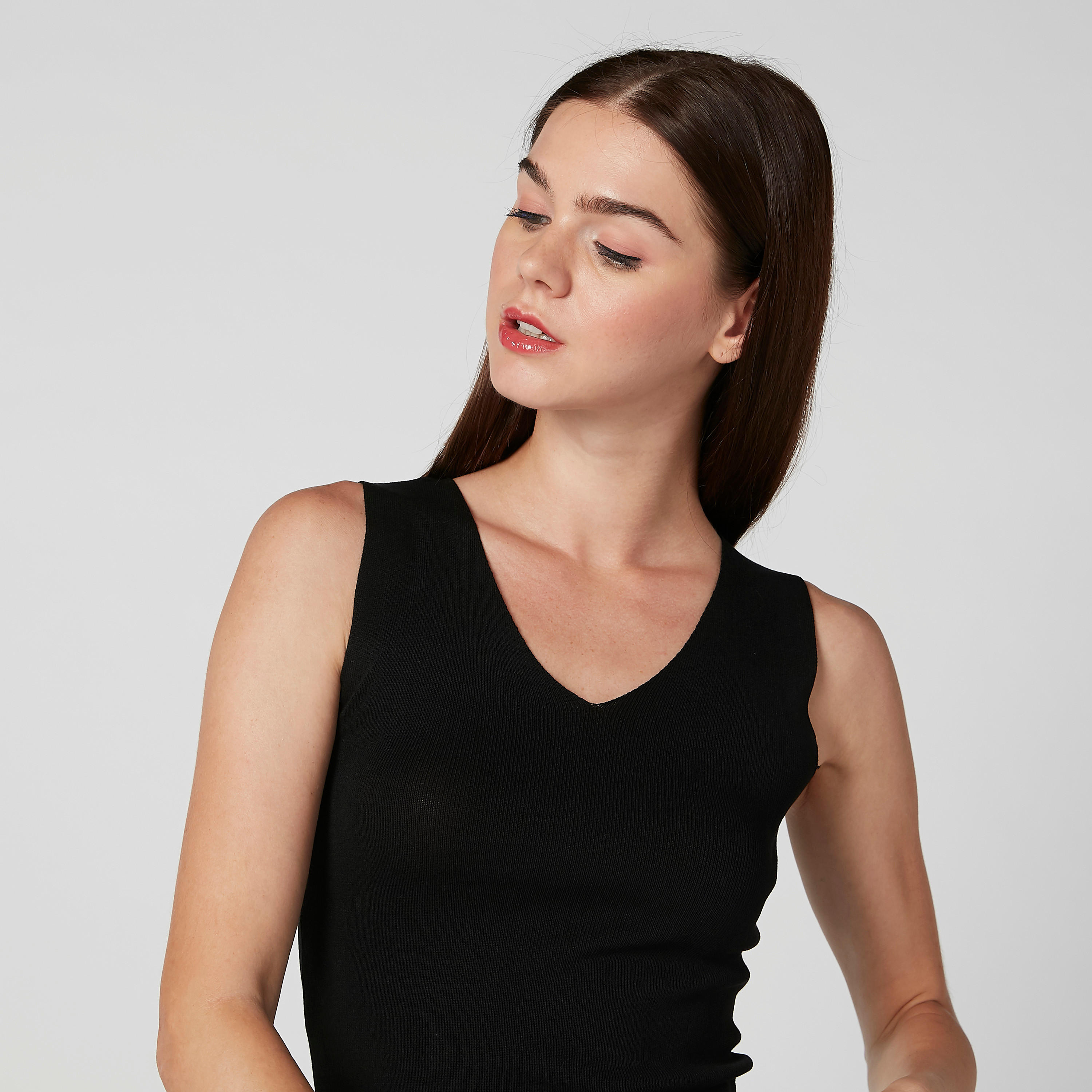 بلوزة بارزة الملمس دون أكمام بياقة V-women-clothing-shirtsandblouses-blouses-image-2