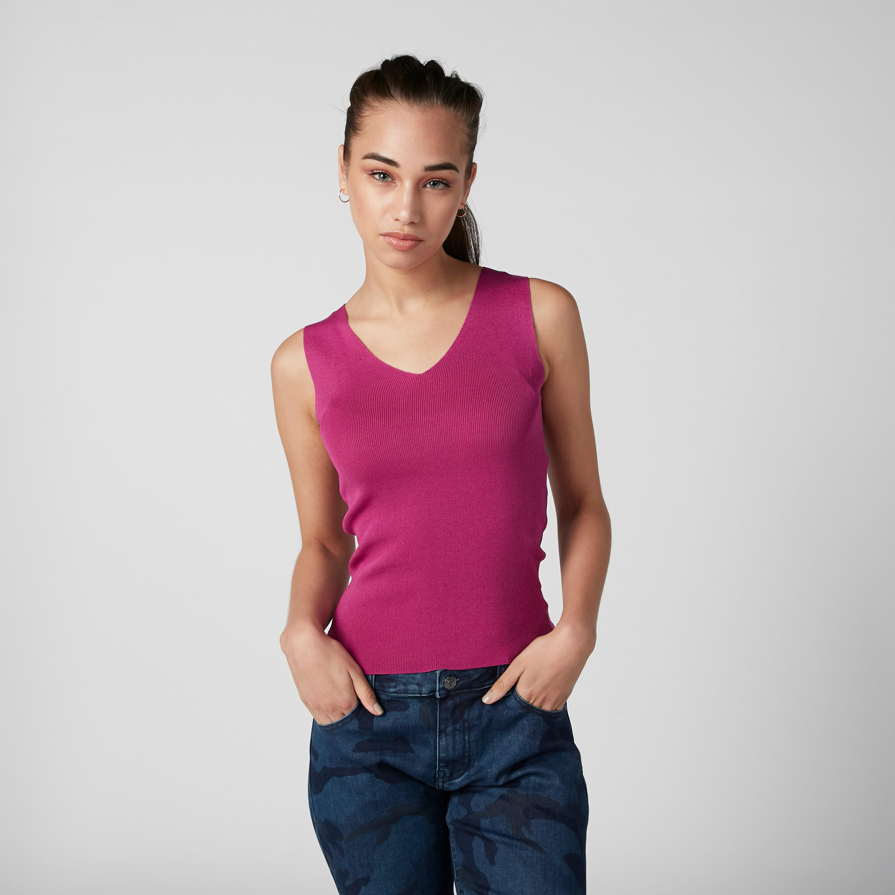 بلوزة بارزة الملمس دون أكمام بياقة V-women-clothing-shirtsandblouses-blouses-image-1