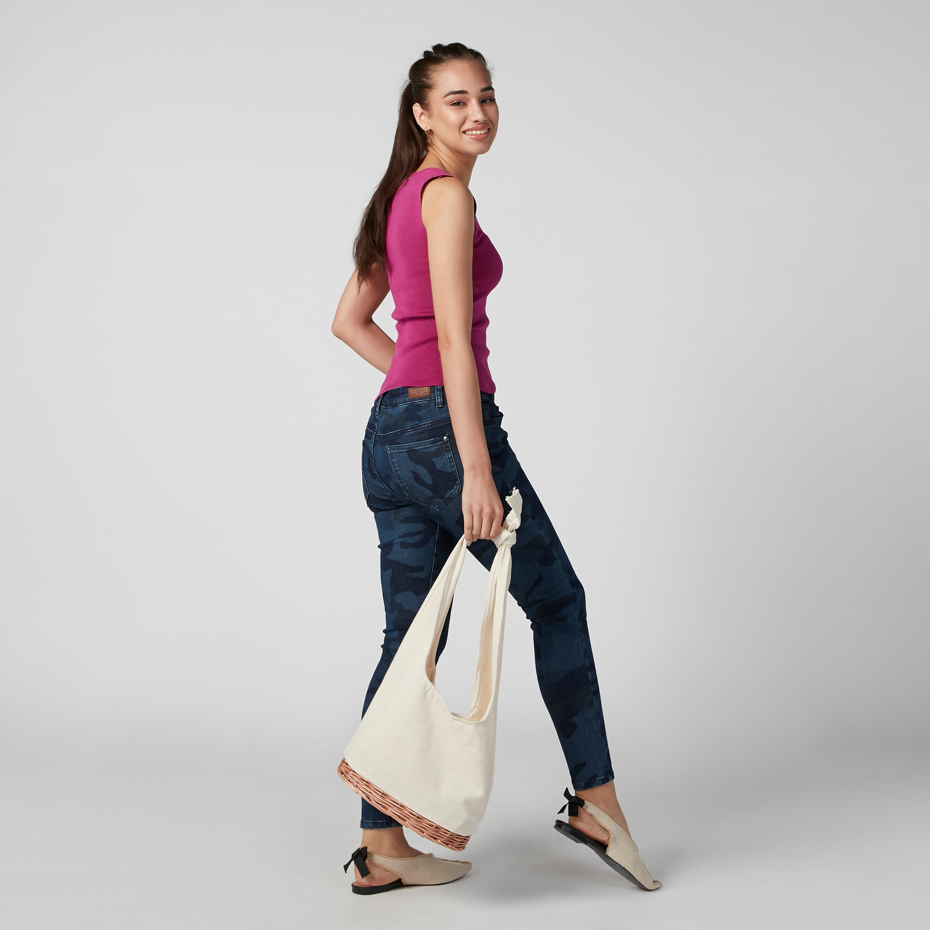 بلوزة بارزة الملمس دون أكمام بياقة V-women-clothing-shirtsandblouses-blouses-image-2