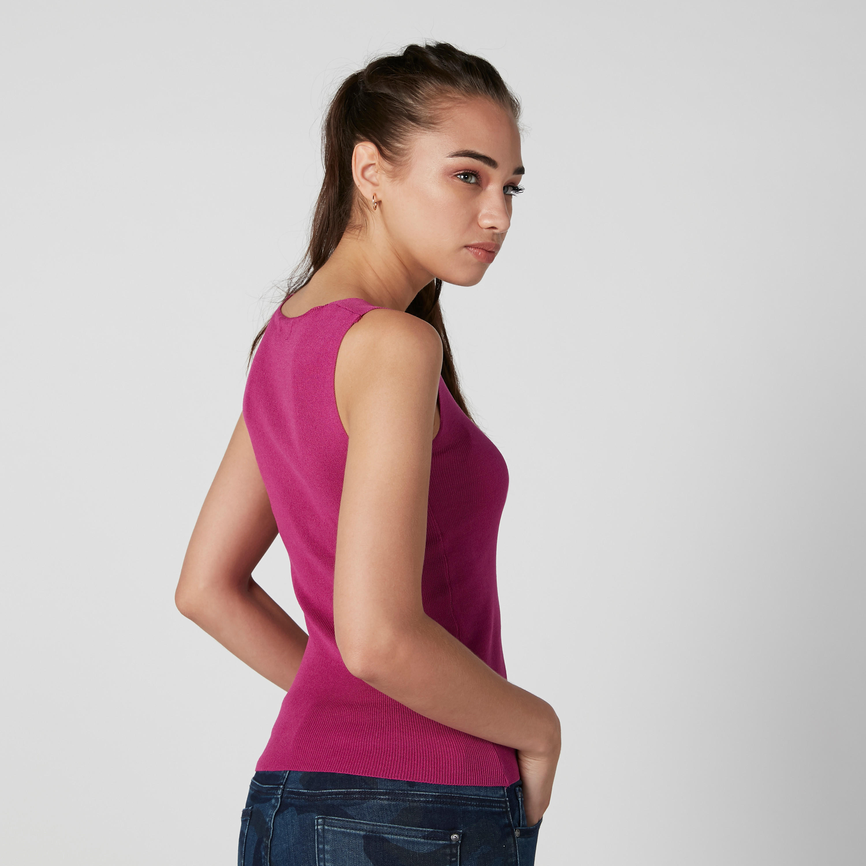 بلوزة بارزة الملمس دون أكمام بياقة V-women-clothing-shirtsandblouses-blouses-image-3