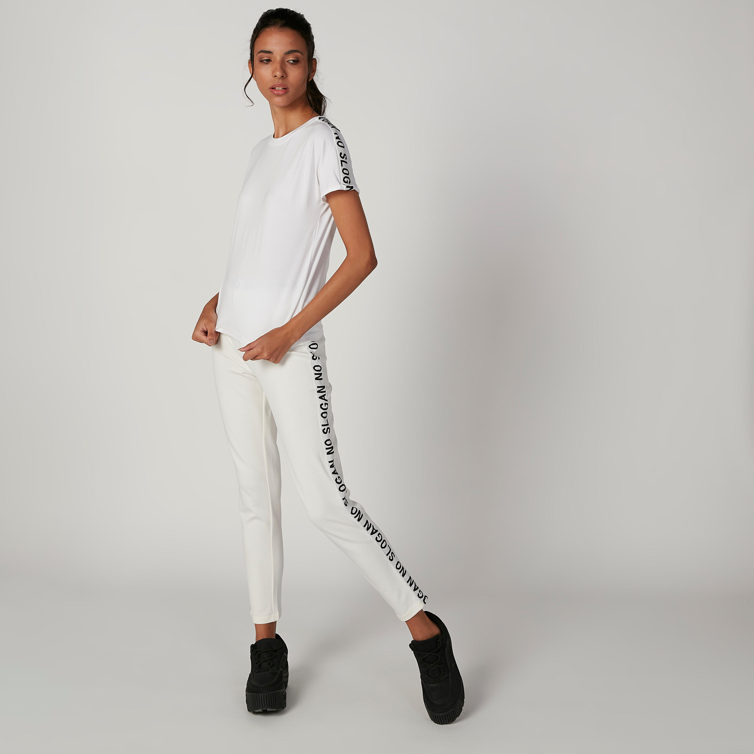 تيشيرت بأكمام قصيرة وشريطة وطبعات-women-clothing-tshirts-image-5