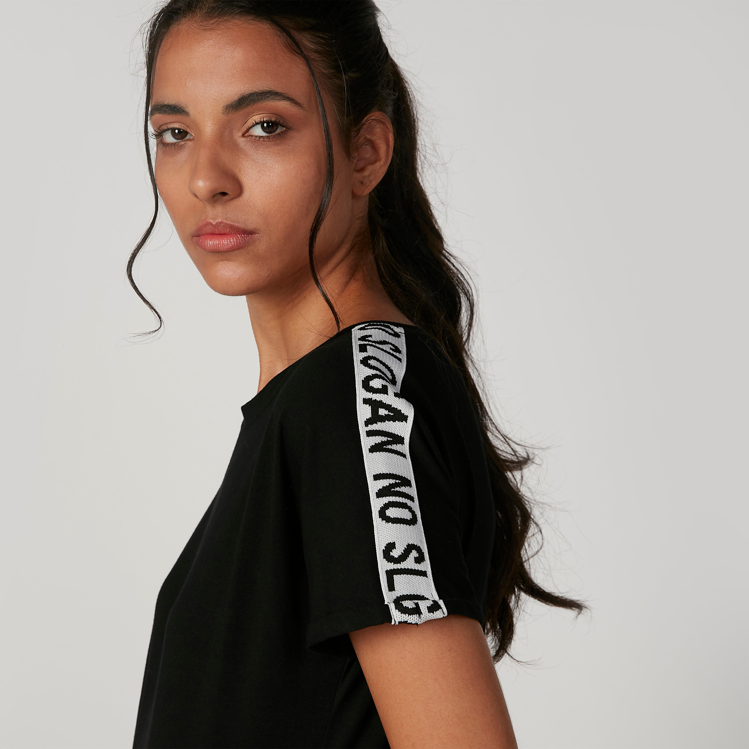تيشيرت بياقة مستديرة وأكمام قصيرة وطبعات-women-clothing-tshirts-image-5