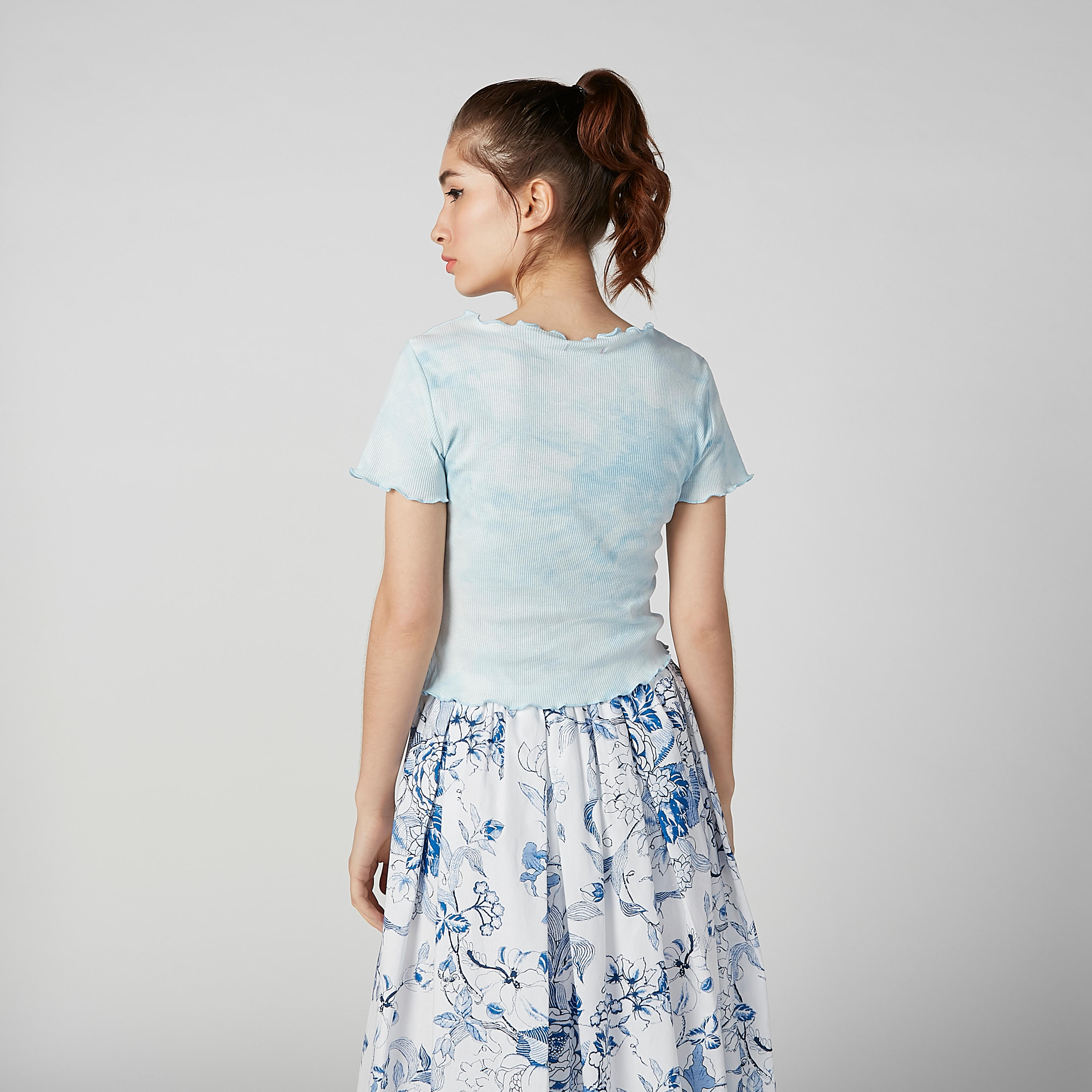 تيشيرت سكيني بارز الملمس بياقة مستديرة وأكمام قصيرة-women-clothing-tshirts-image-4
