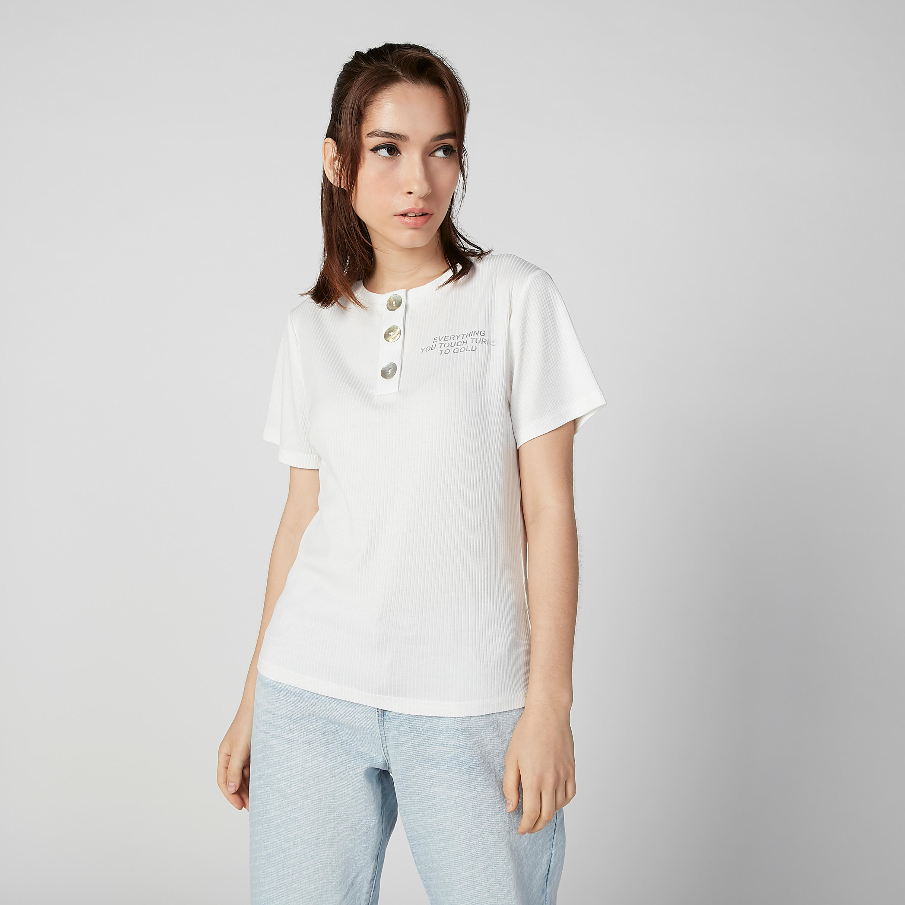 تيشيرت بارز الملمس بياقة مستديرة وأكمام قصيرة-women-clothing-tshirts-image-4