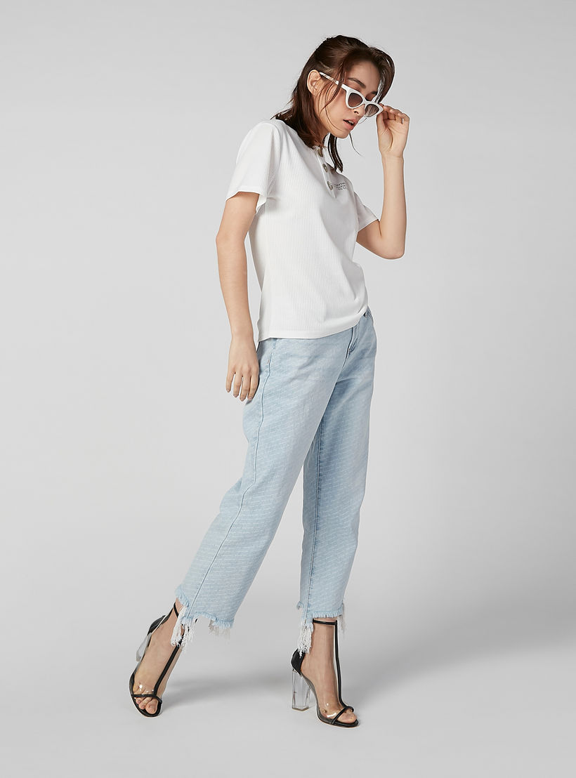 تيشيرت بارز الملمس بياقة مستديرة وأكمام قصيرة-women-clothing-tshirts-image-1