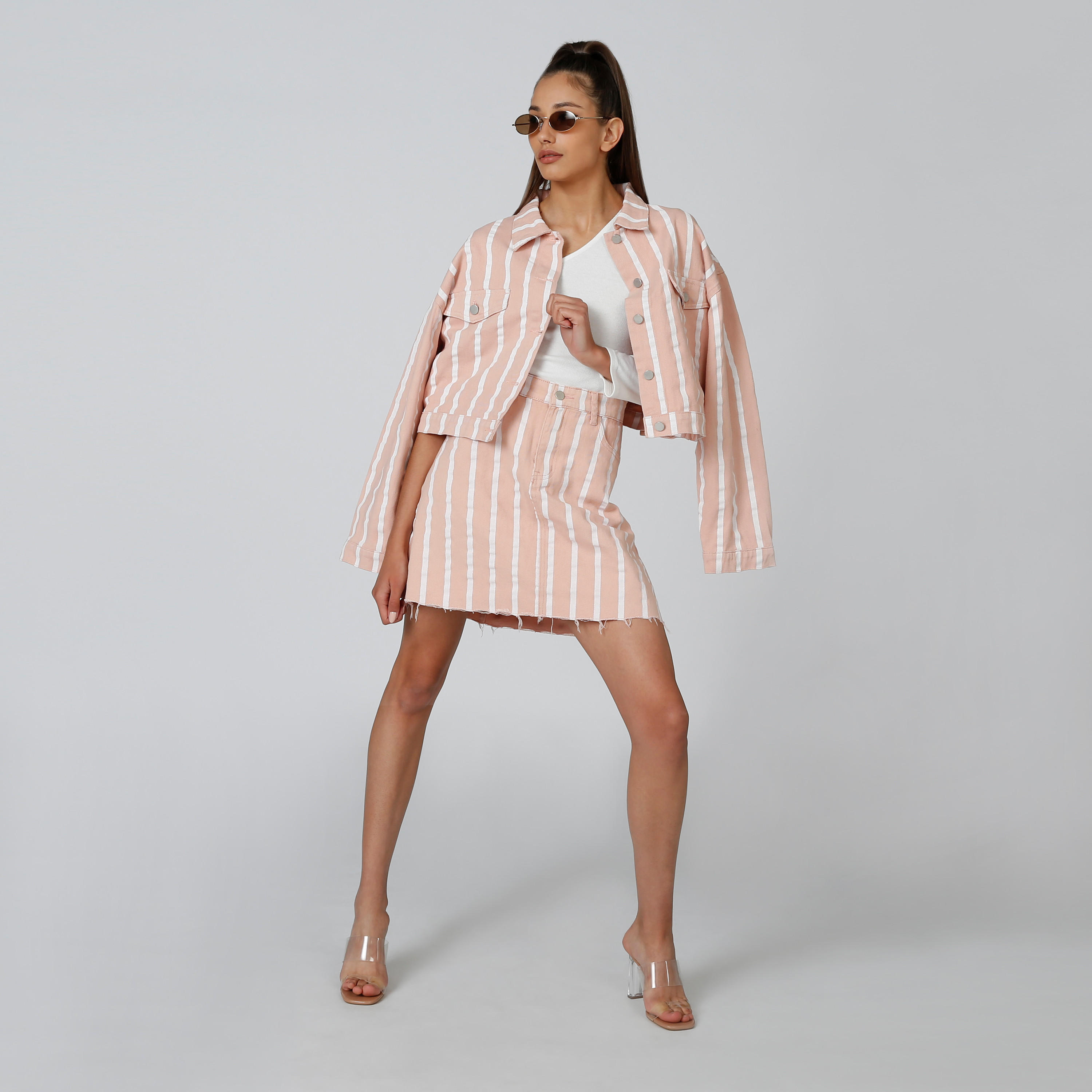 تنورة قصيرة إيه لاين مقلّمة بأطراف مهدّبة وجيوب-women-clothing-bottoms-skirts-image-3