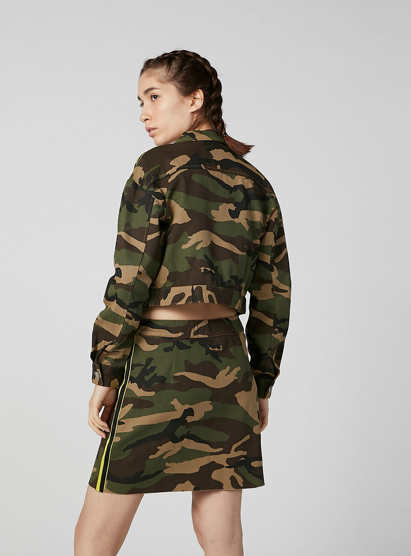 جاكيت قصير بأكمام طويلة وشريطة وطبعات مموّهة-women-winterwear-coatsandjackets-jackets-image-5