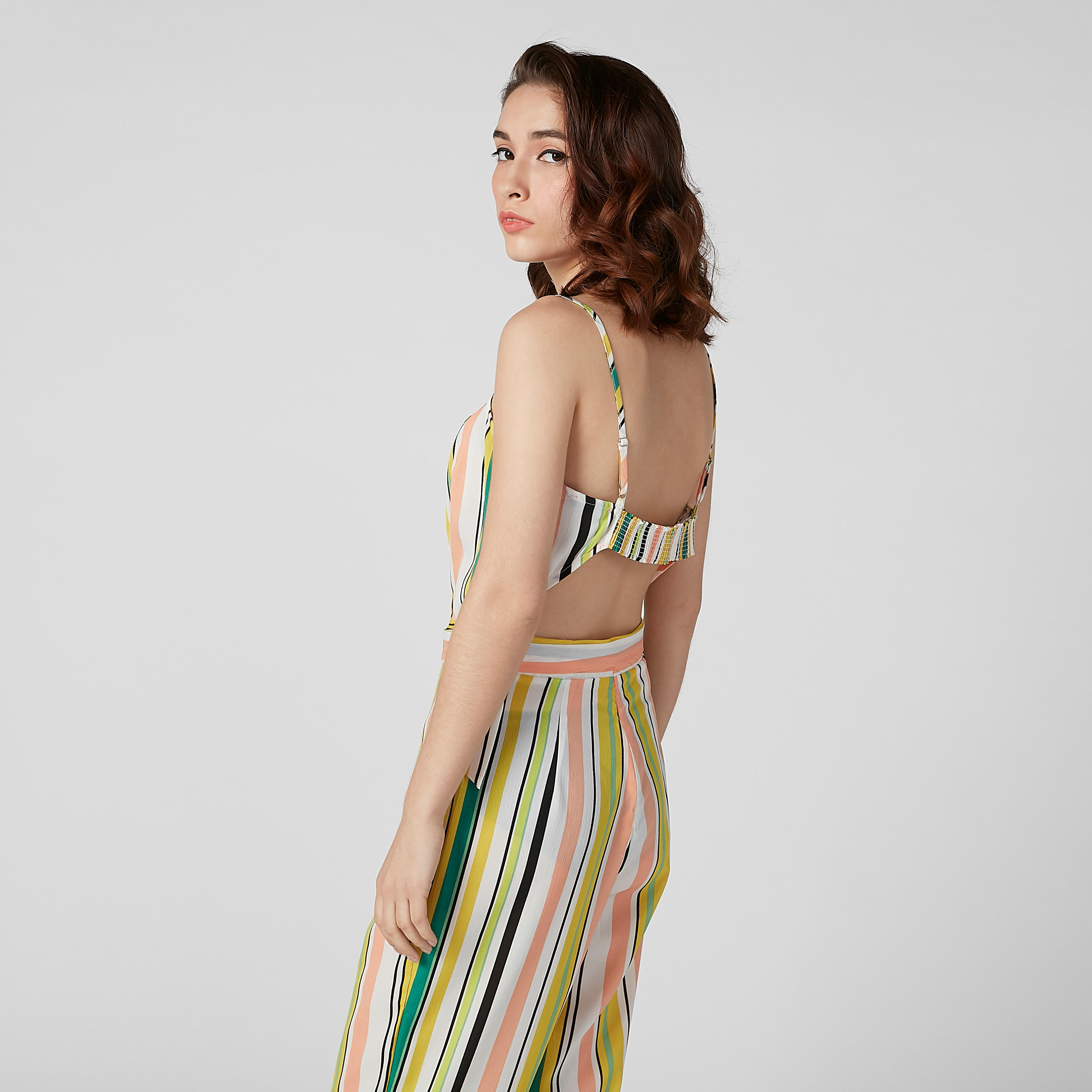 أفرول مقلّم بحمّالات رفيعة قابلة للتعديل وحزام-women-clothing-jumpsuits-image-5