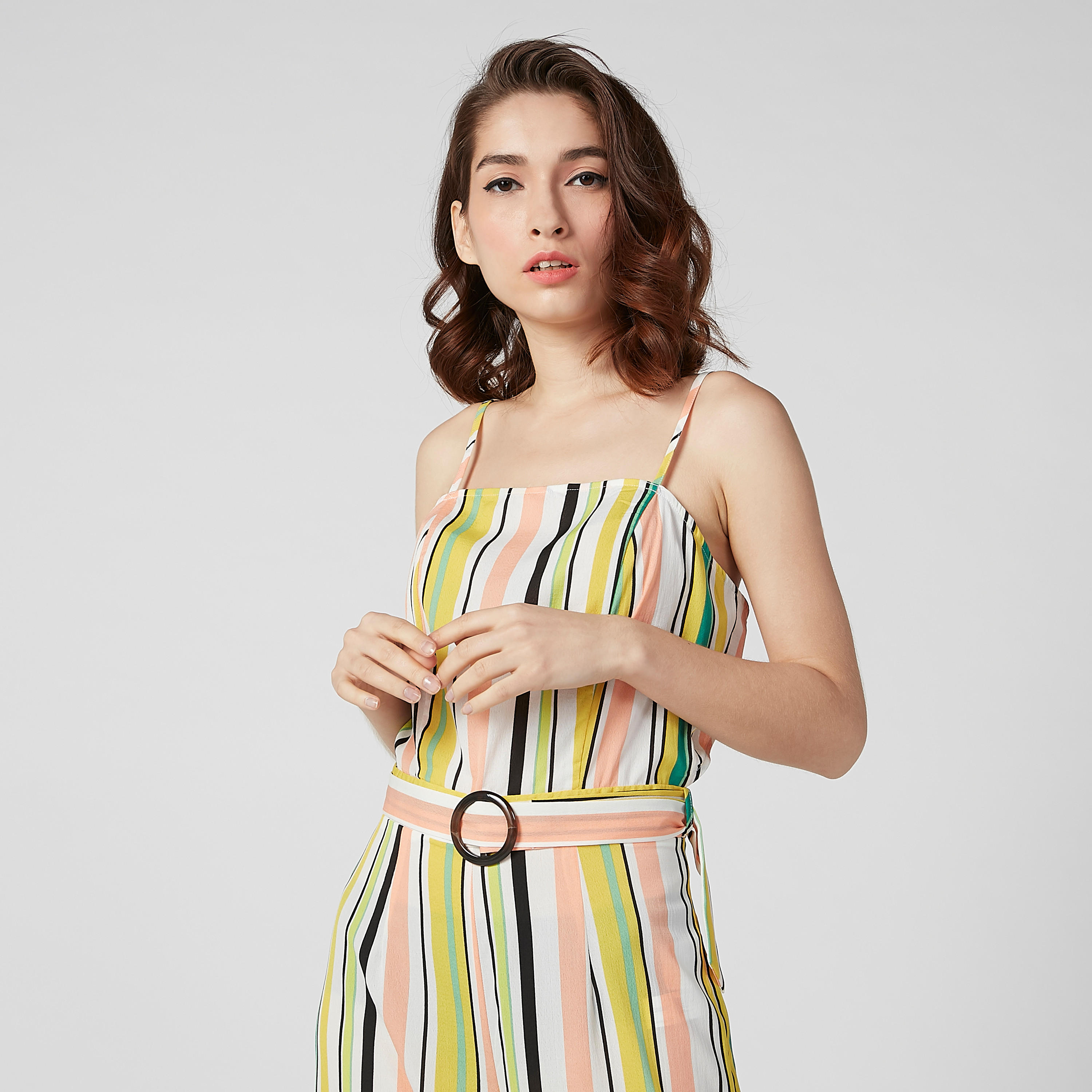 أفرول مقلّم بحمّالات رفيعة قابلة للتعديل وحزام-women-clothing-jumpsuits-image-2