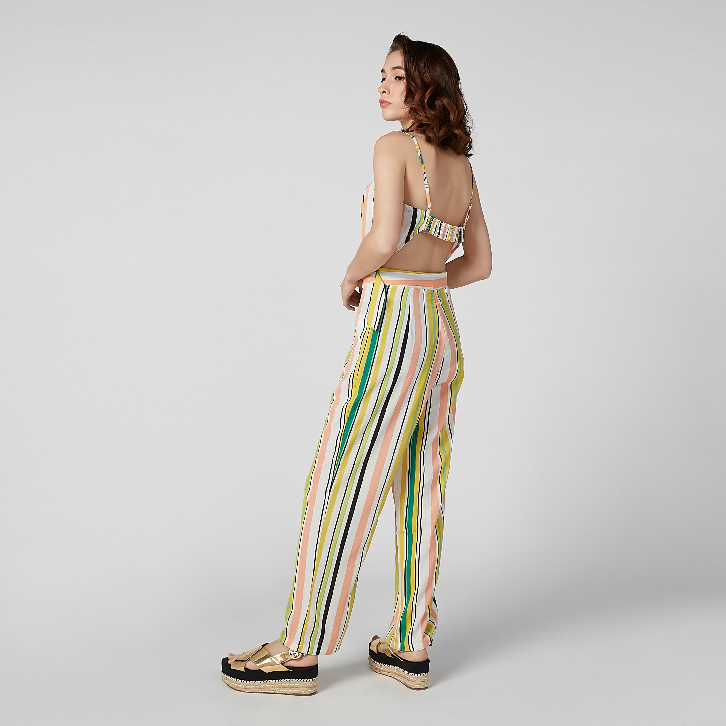 أفرول مقلّم بحمّالات رفيعة قابلة للتعديل وحزام-women-clothing-jumpsuits-image-1