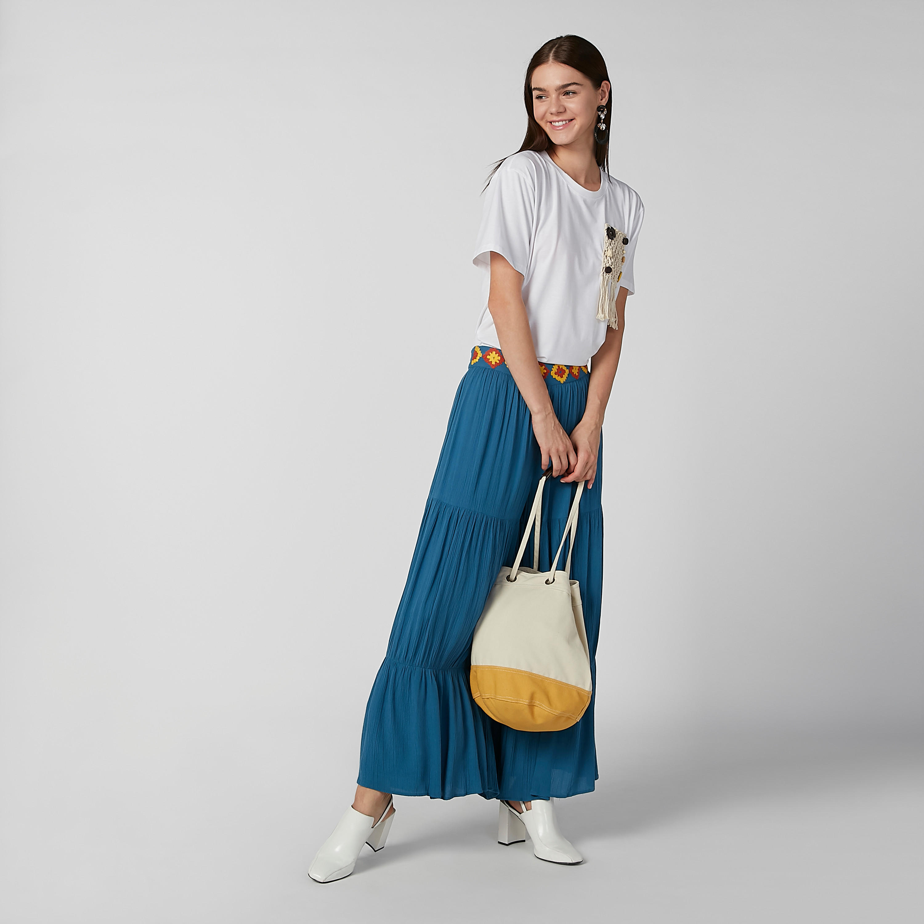 تيشيرت بارز الملمس بياقة مستديرة وأكمام قصيرة-women-clothing-tshirts-image-2