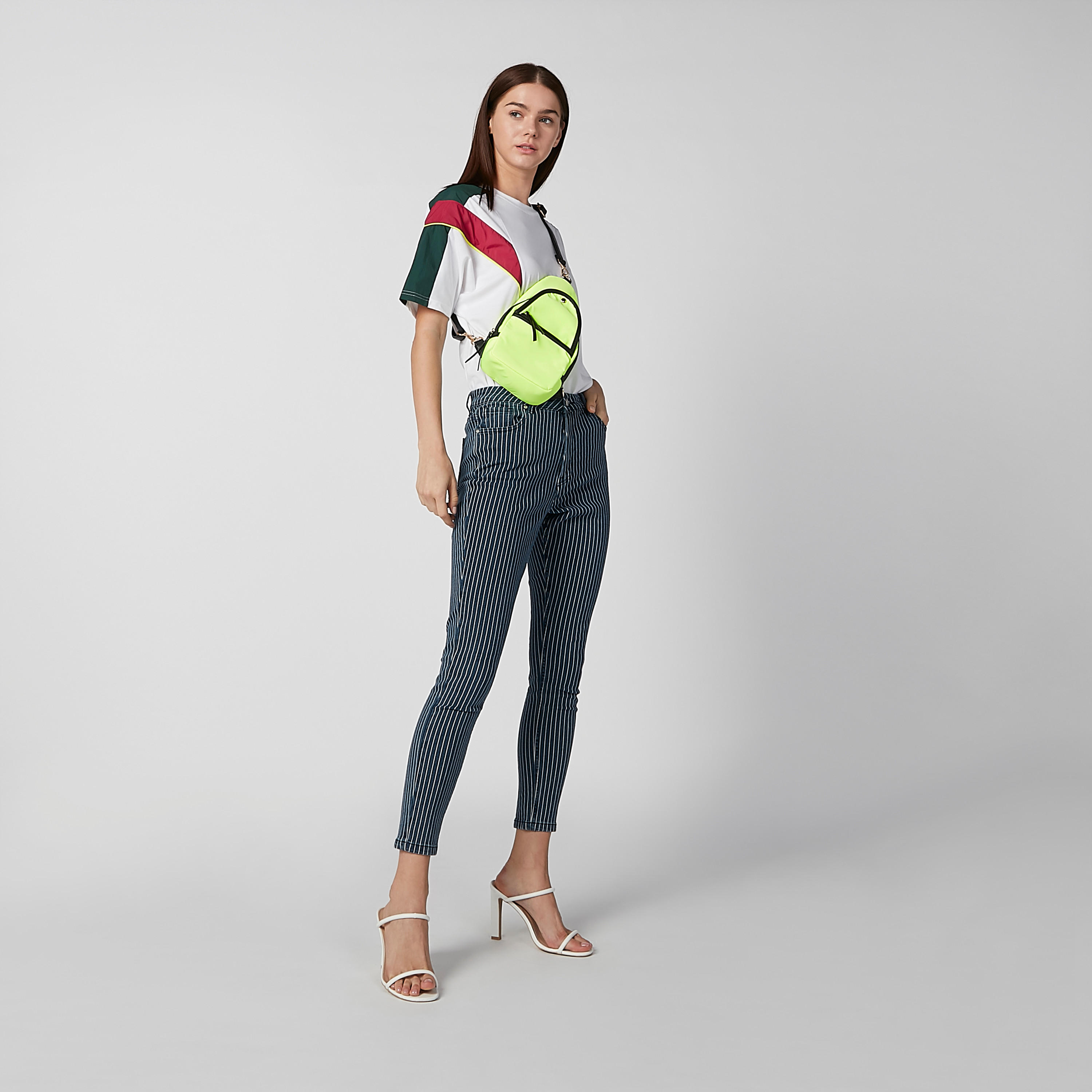 تيشيرت بياقة مستديرة وأكمام قصيرة وطبعات-women-clothing-tshirts-image-4